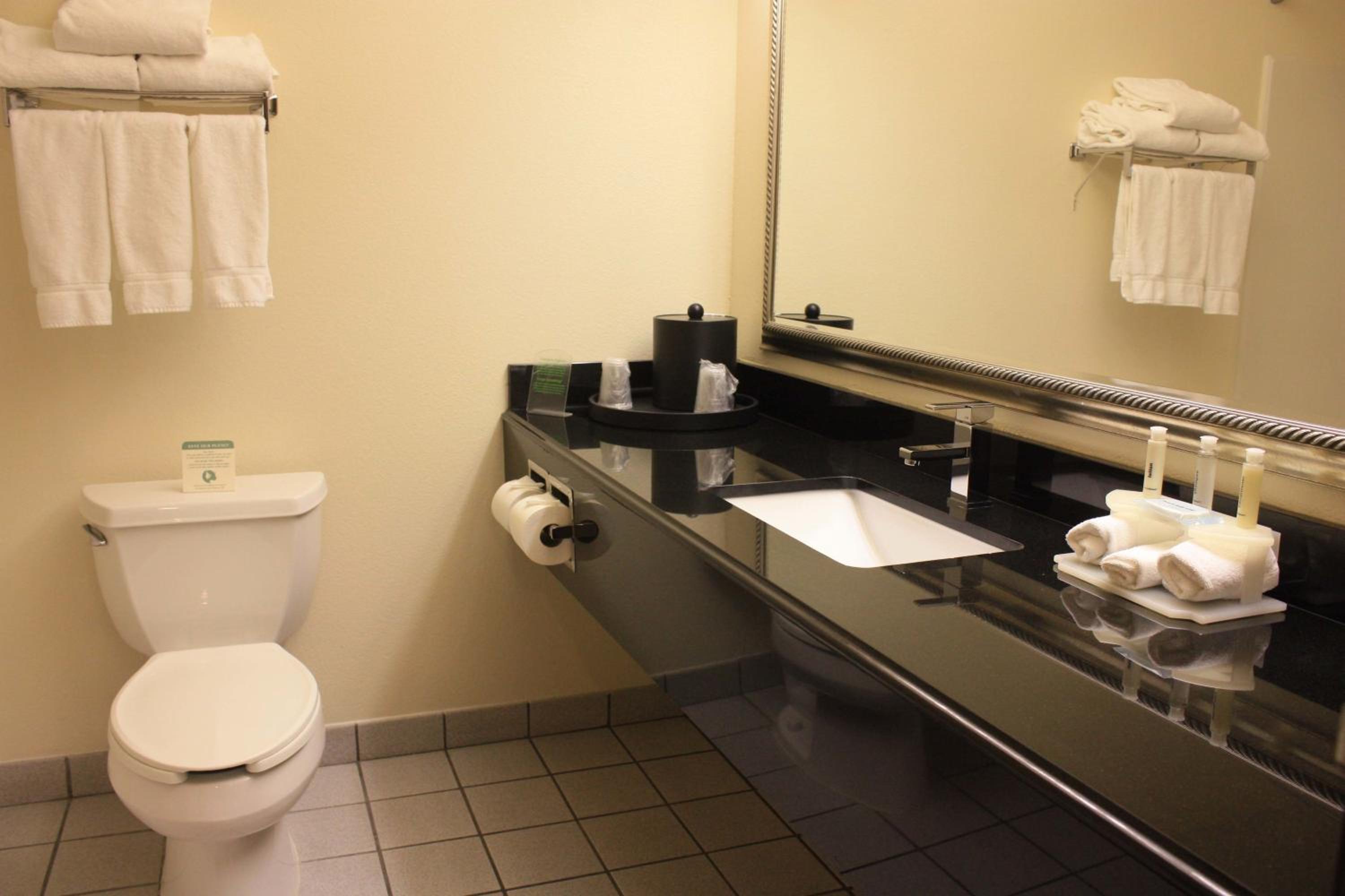Pendleton Vacations - Holiday Inn Express Pendleton, an IHG Hotel - Property Image 3