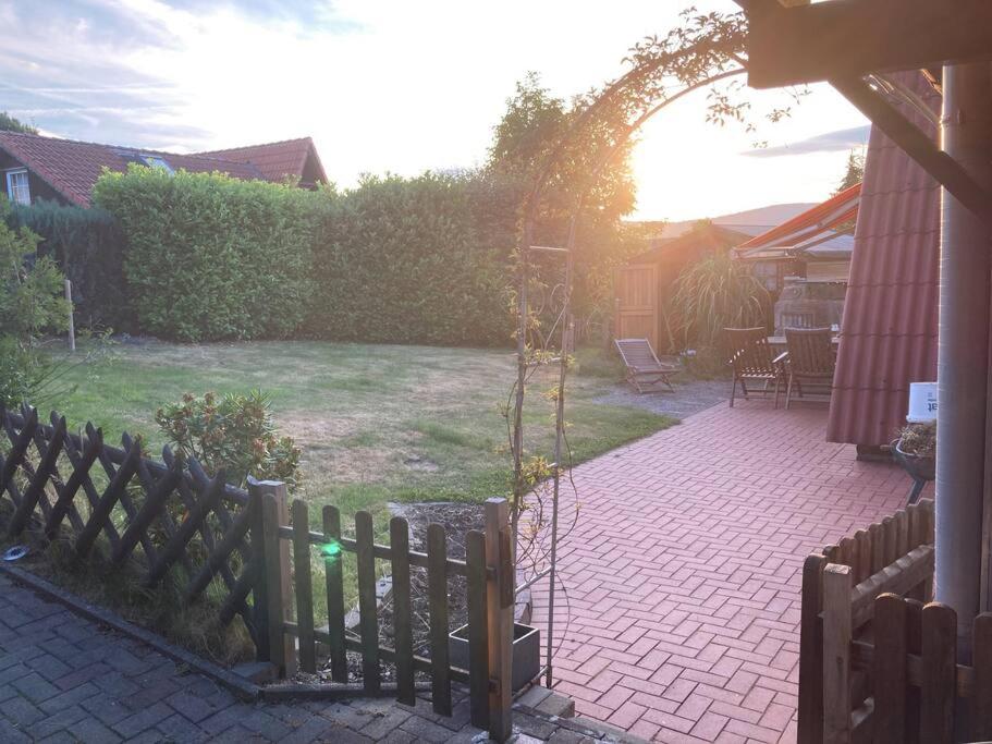 Behagliches Nurdachhaus im Ferienhausgebiet