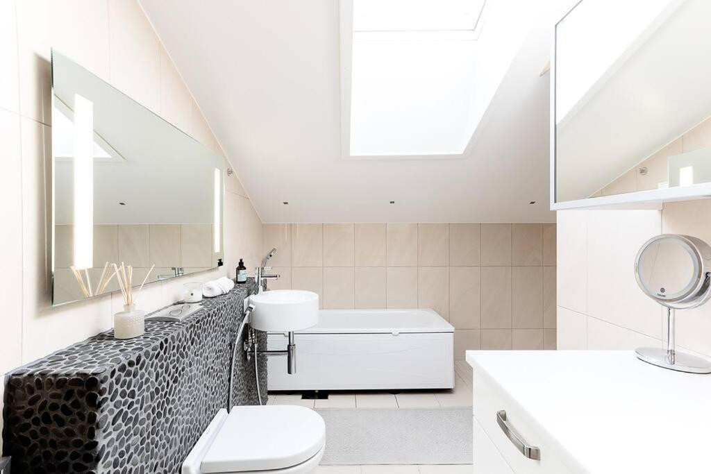 Stunning Huvilakatu Penthouse