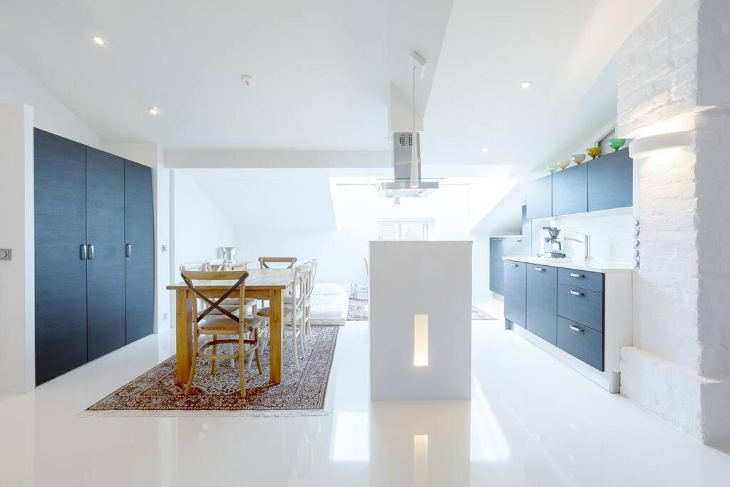 Stunning Huvilakatu Penthouse