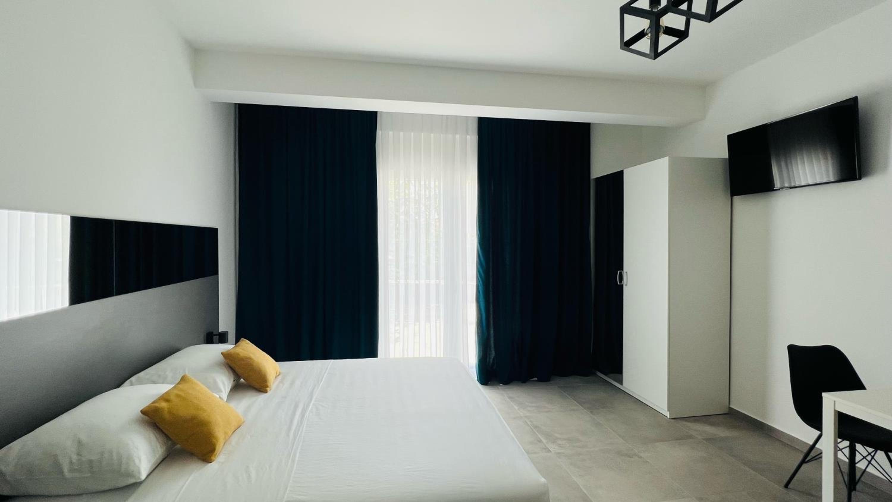 Apartmani AViS