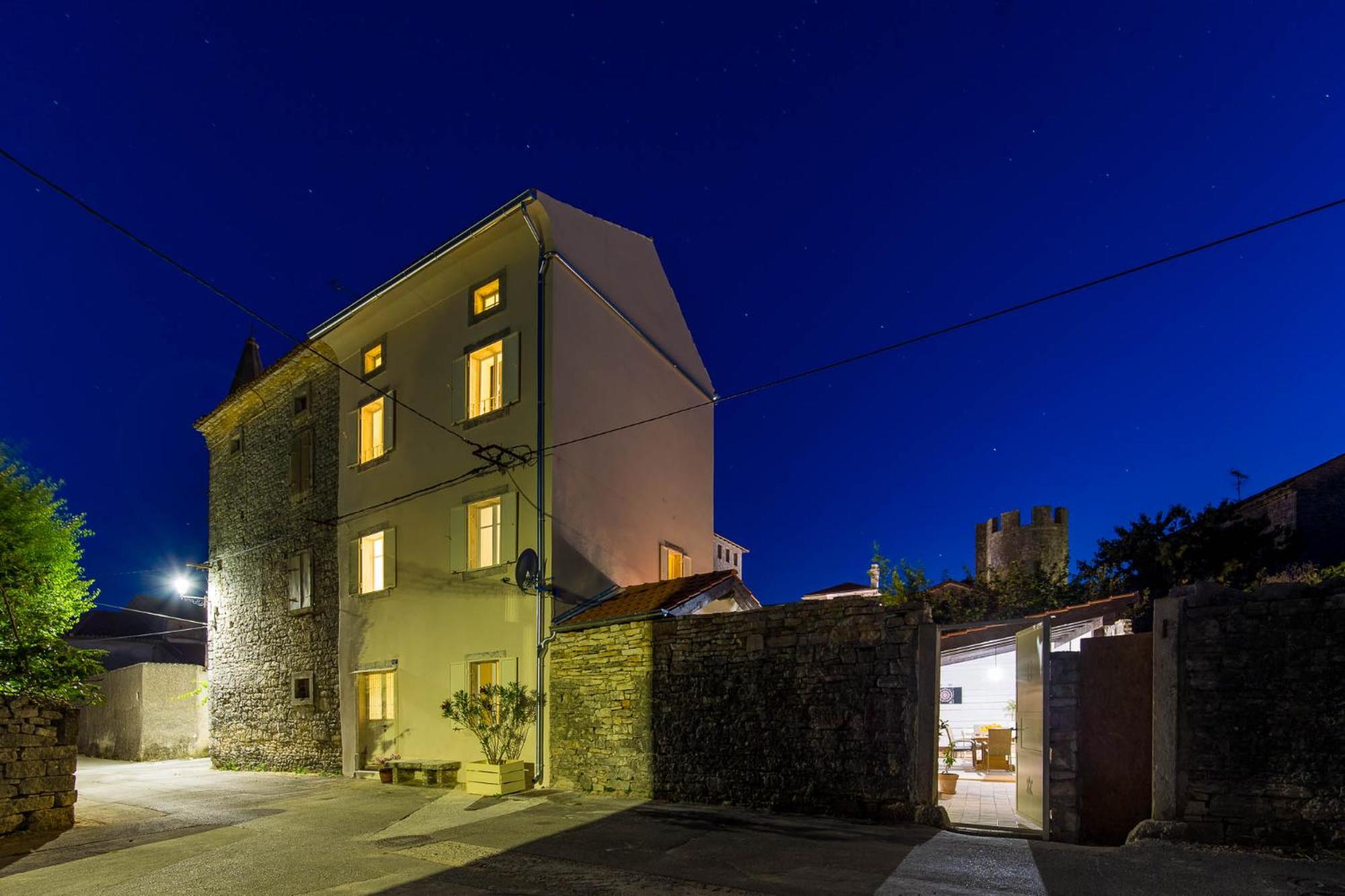 Hotel Casa Mario-charming Stone House With Jacuzzi In Svetvincenat