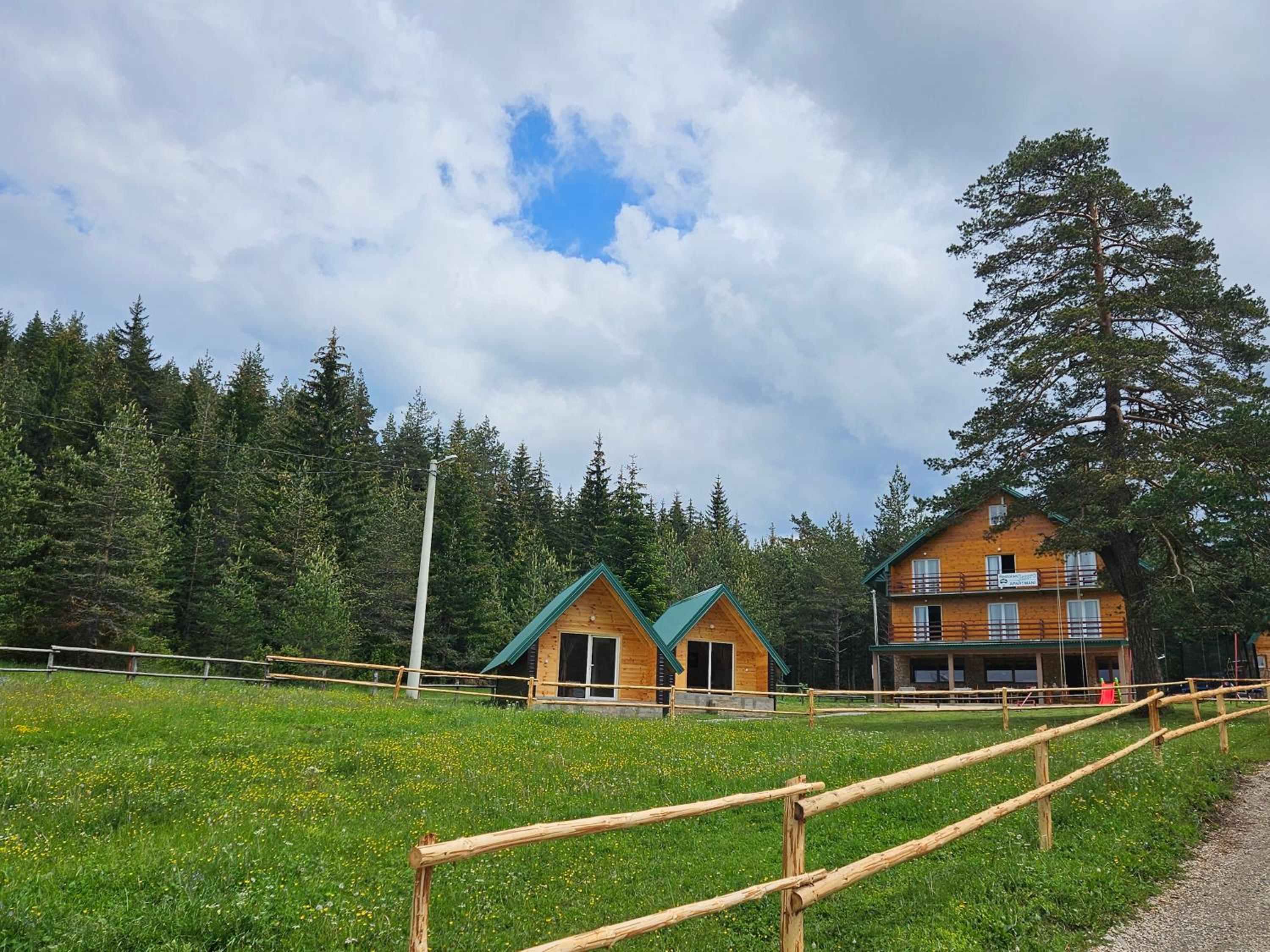 Apartmani JEZERO view 5