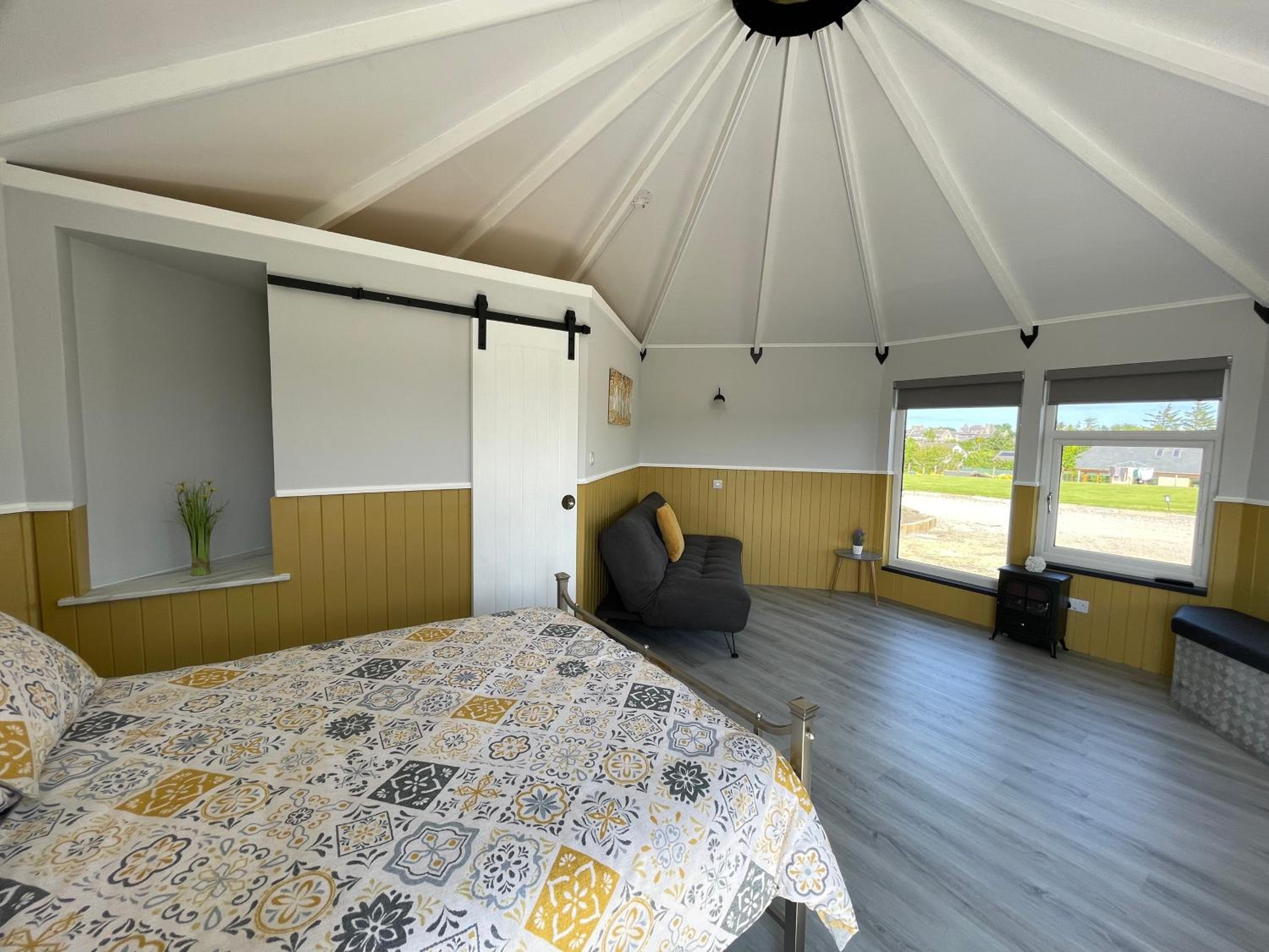 AC/DC Glamping