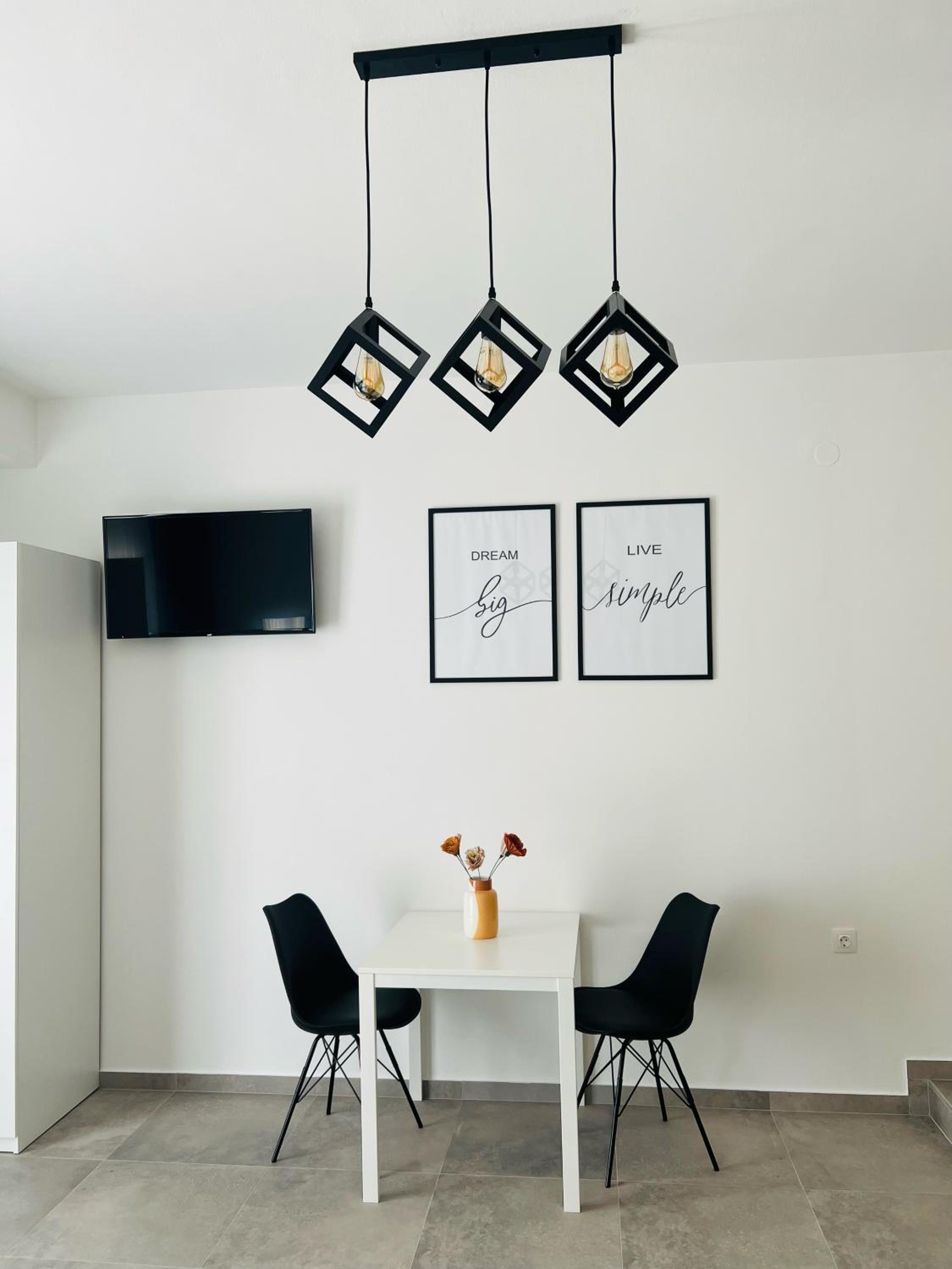 Apartmani AViS