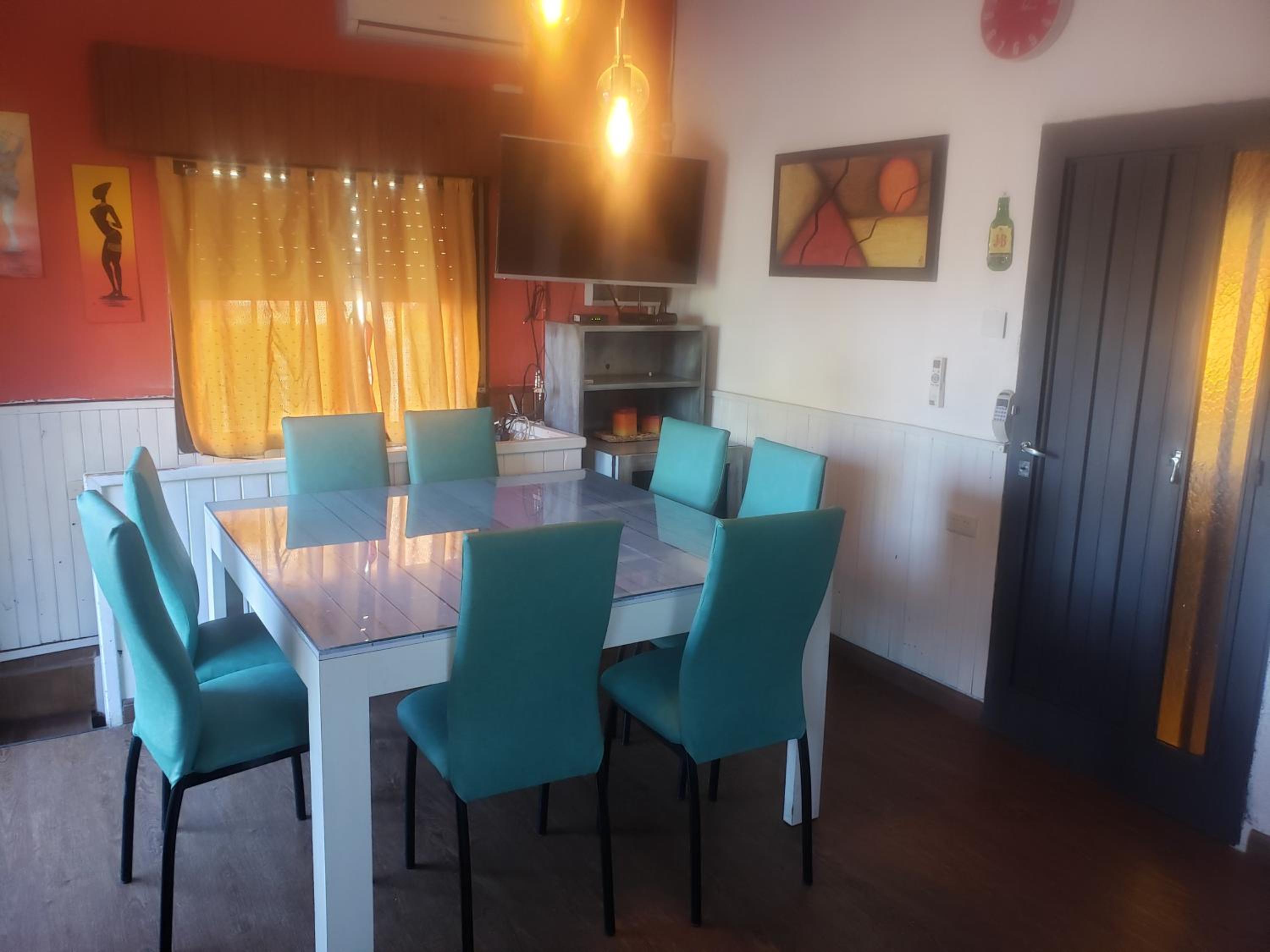 ViviSierras, Carlos Paz casa centro frente al lago, pileta climatizada, 4 dormitorios, 3 baños, quincho