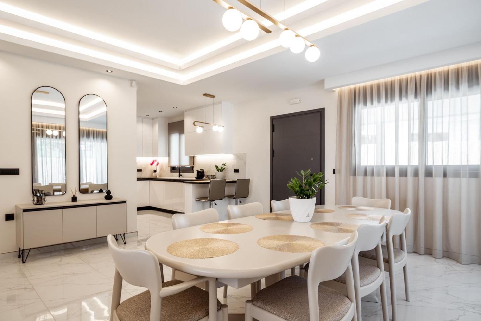 Villa Roselia - Luxury Escape with Magnificent Views, by ZanteWize