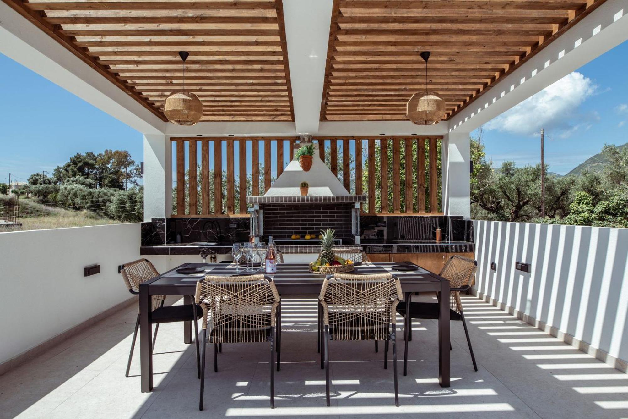 Villa Roselia - Luxury Escape with Magnificent Views, by ZanteWize