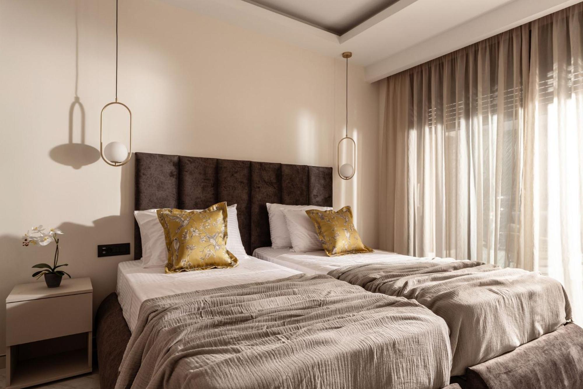 Villa Roselia - Luxury Escape with Magnificent Views, by ZanteWize