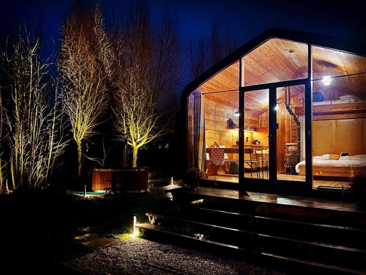 Bed & Wellness Pigs and Pillows with private hottub and sauna and tandembike rental included in price near Amsterdam