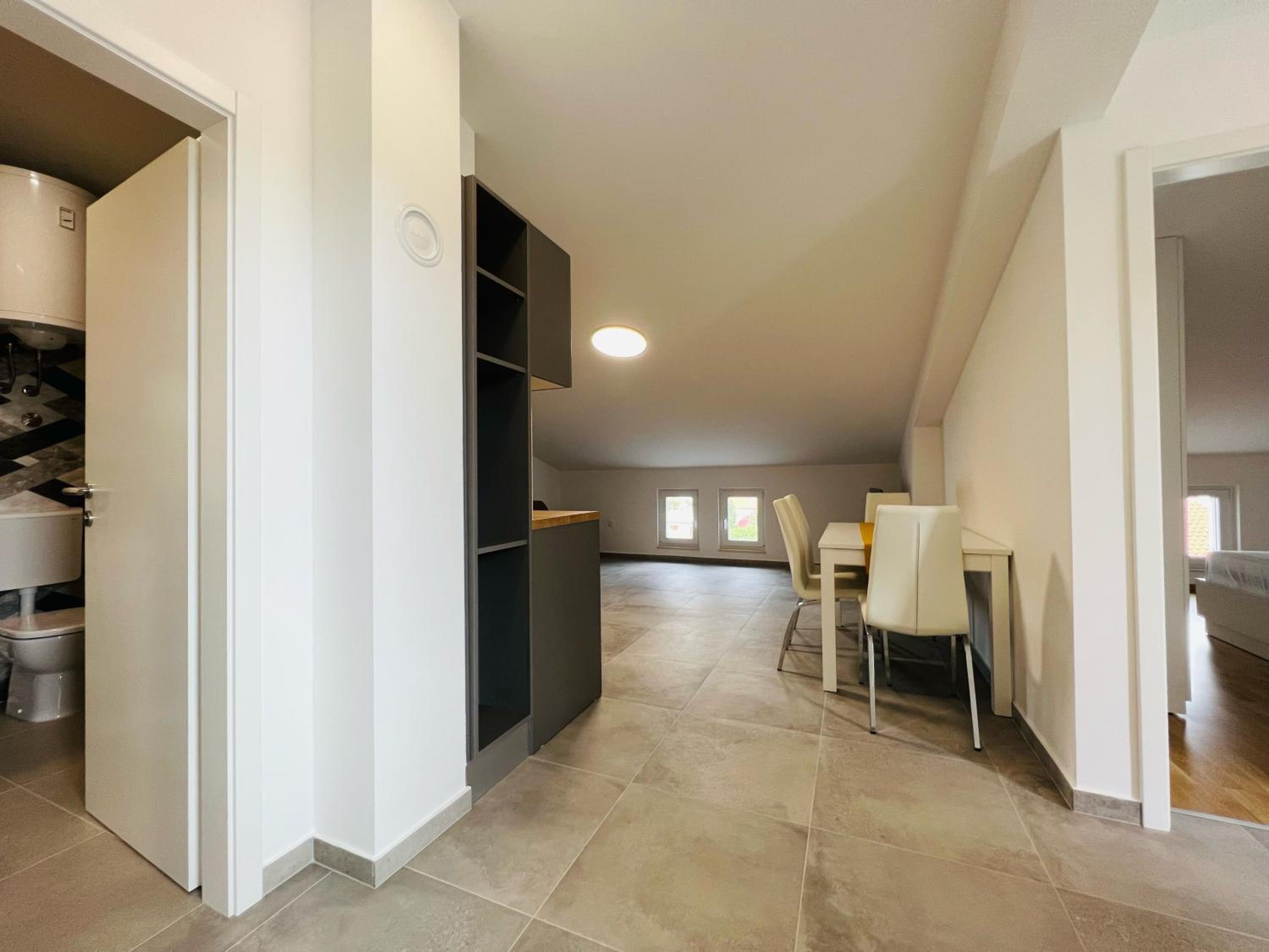Apartmani AViS