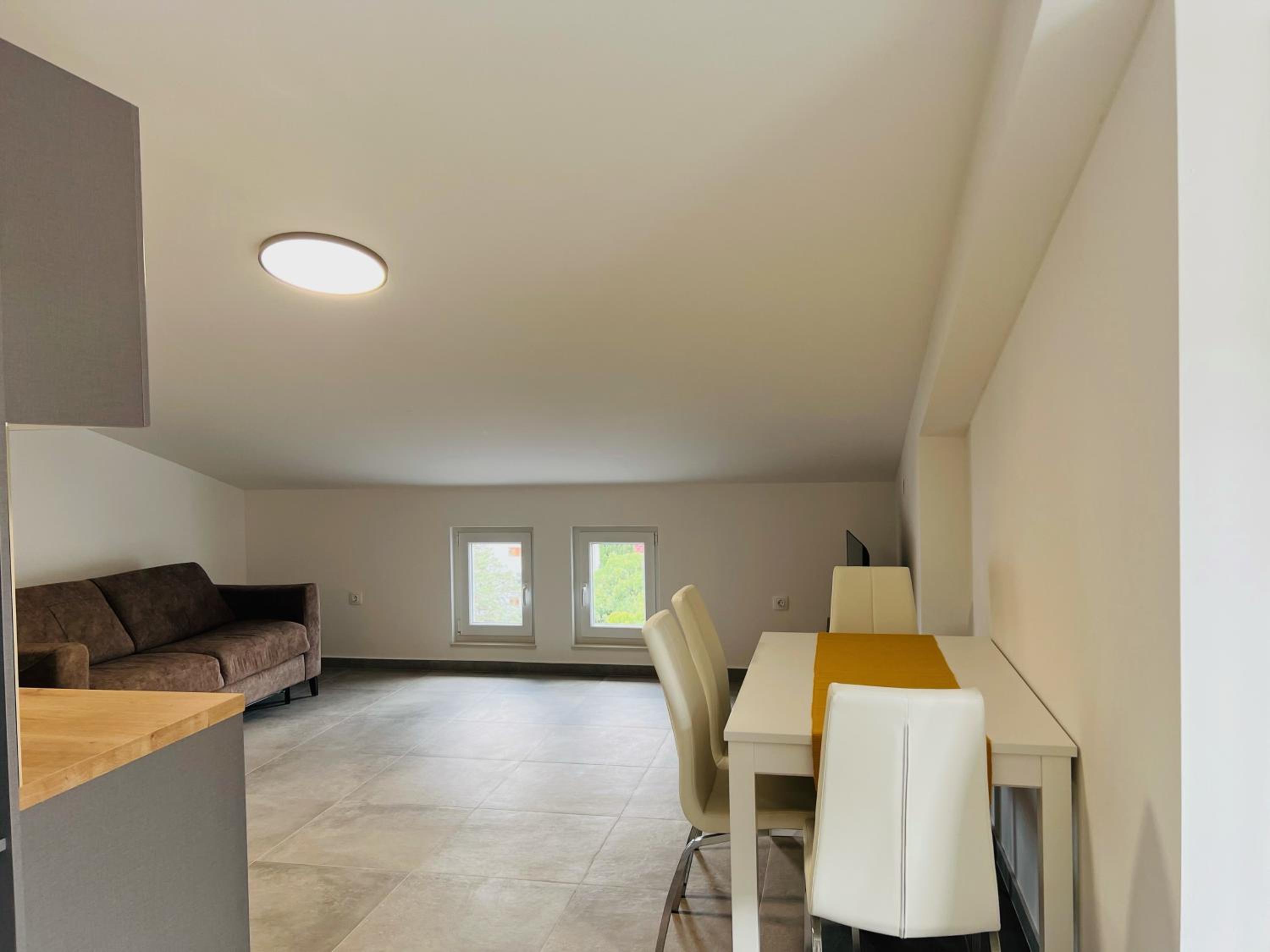 Apartmani AViS