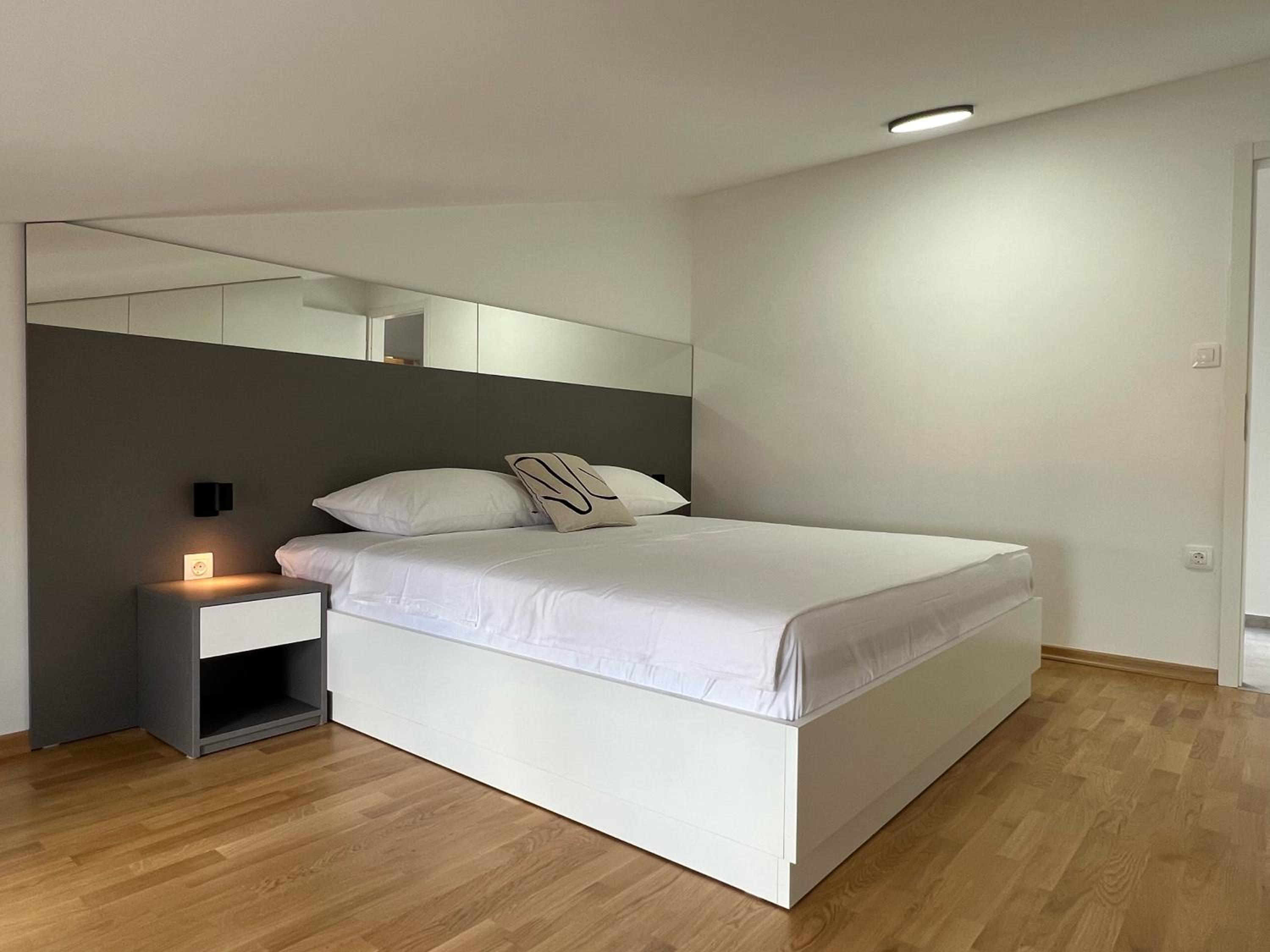Apartmani AViS