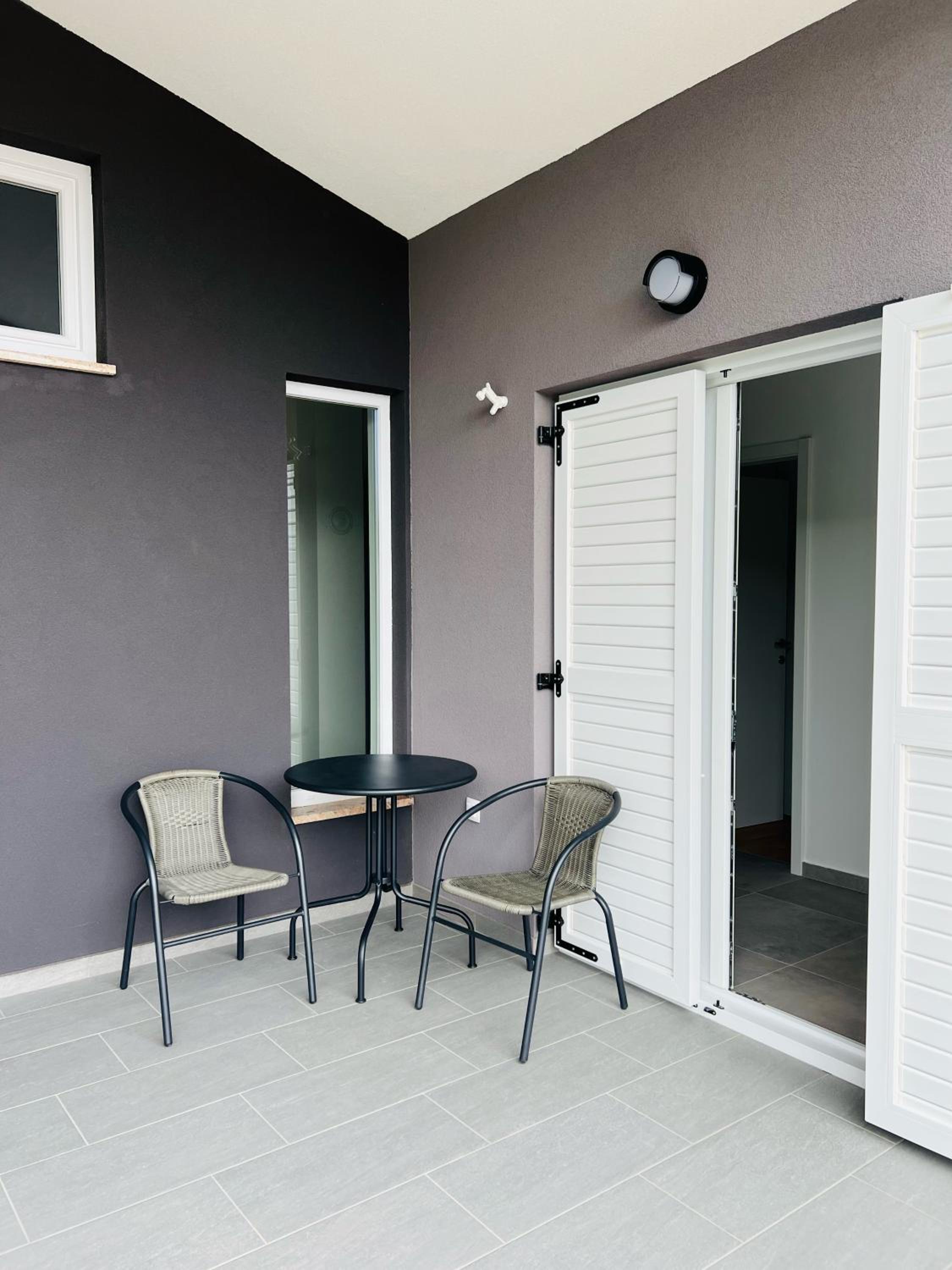 Apartmani AViS