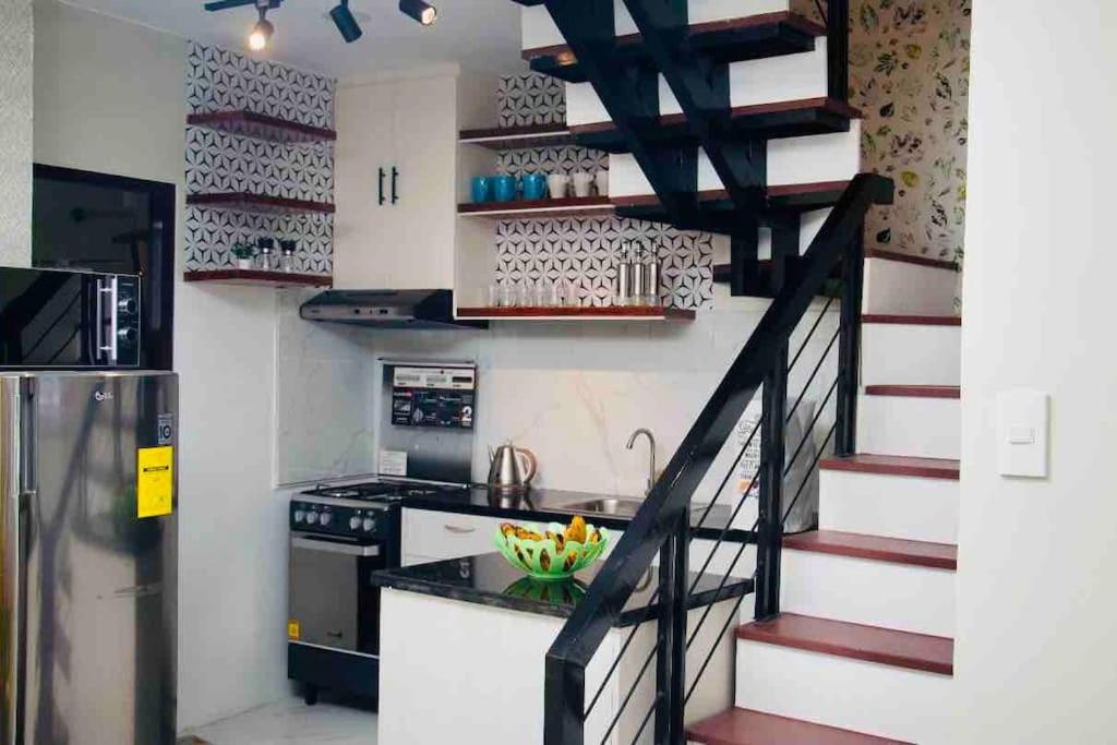 Fabulous Lakeshore House Fully Airconditioned Hi-speed WiFi 300 Mbps view 2