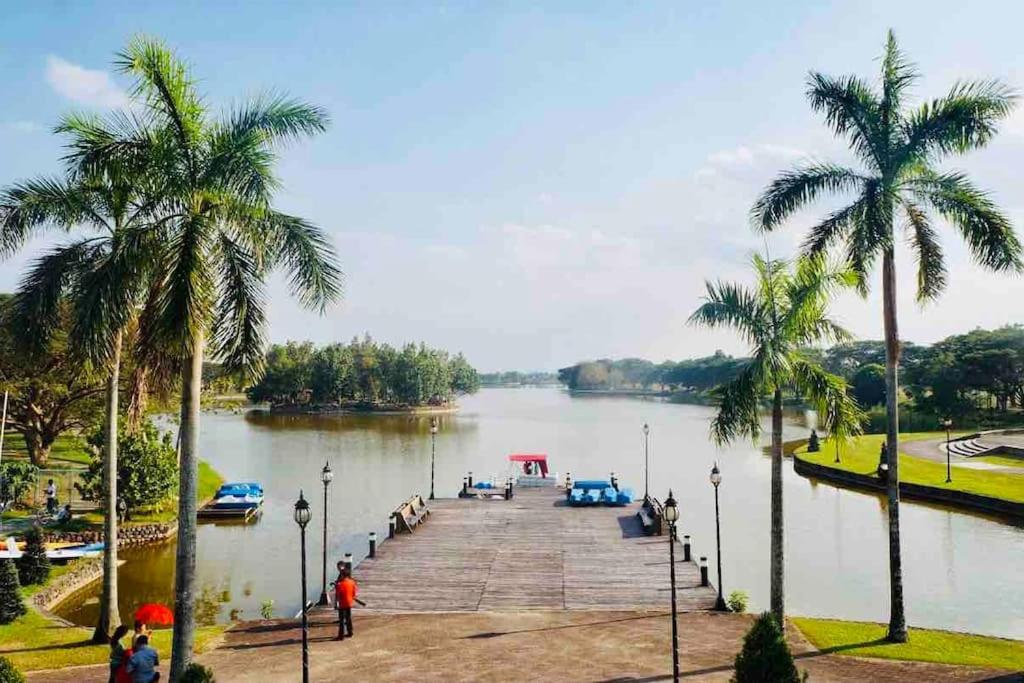 Fabulous Lakeshore House Fully Airconditioned Hi-speed WiFi 300 Mbps view 3
