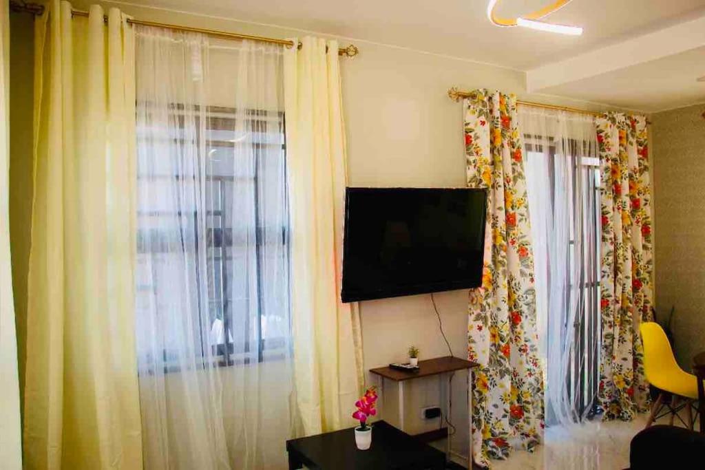 Fabulous Lakeshore House Fully Airconditioned Hi-speed WiFi 300 Mbps view 4