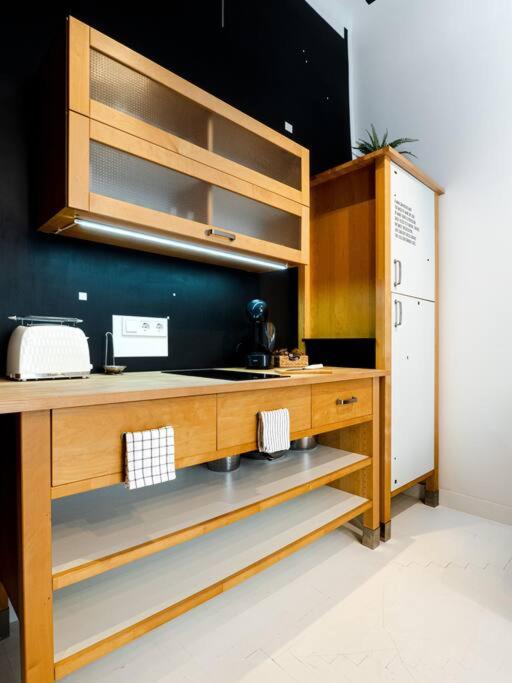 Broadway 2bedroom Apartment view 4