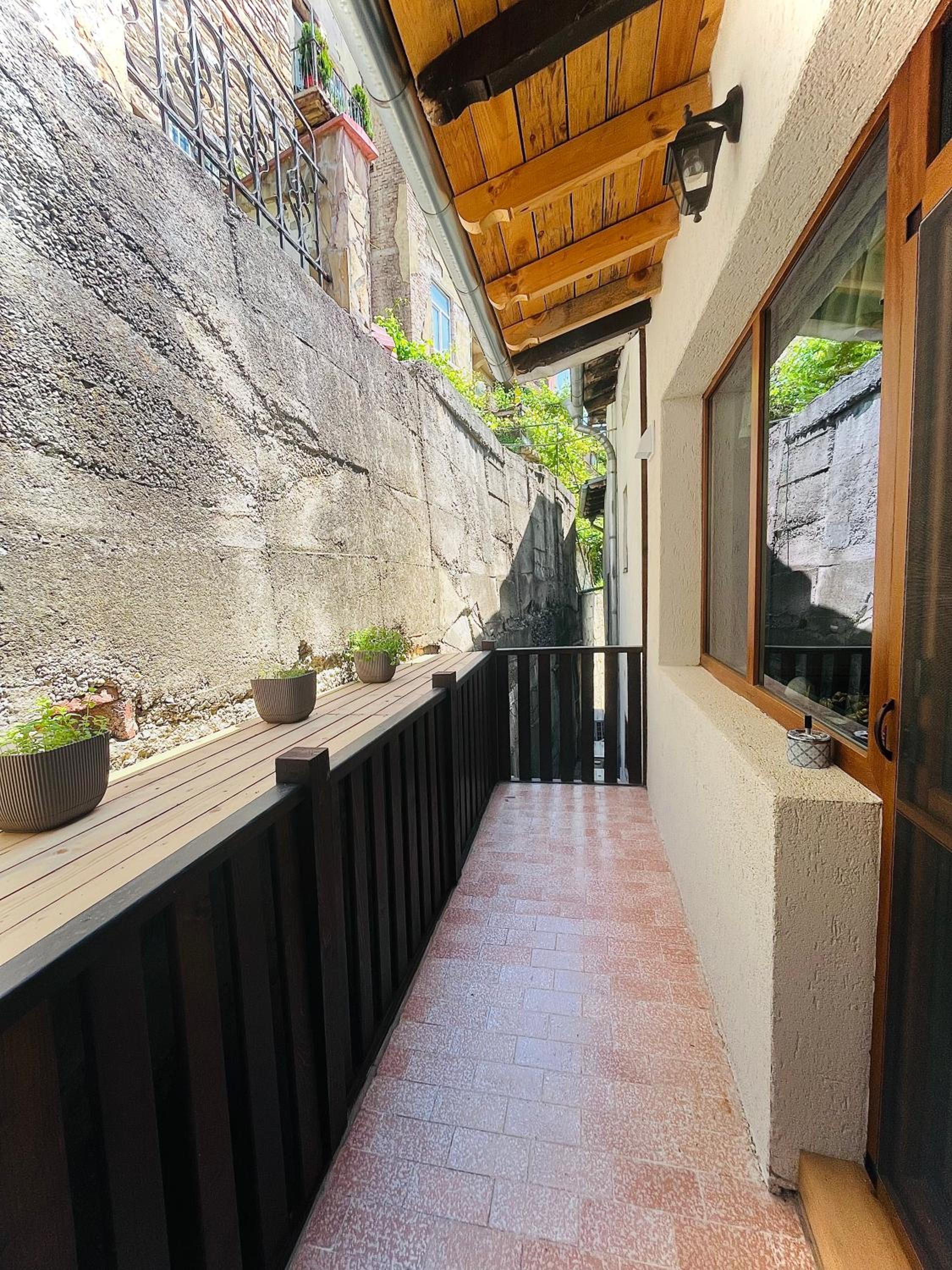 The Green Guest House-Amazing View, Top Location, Entire House