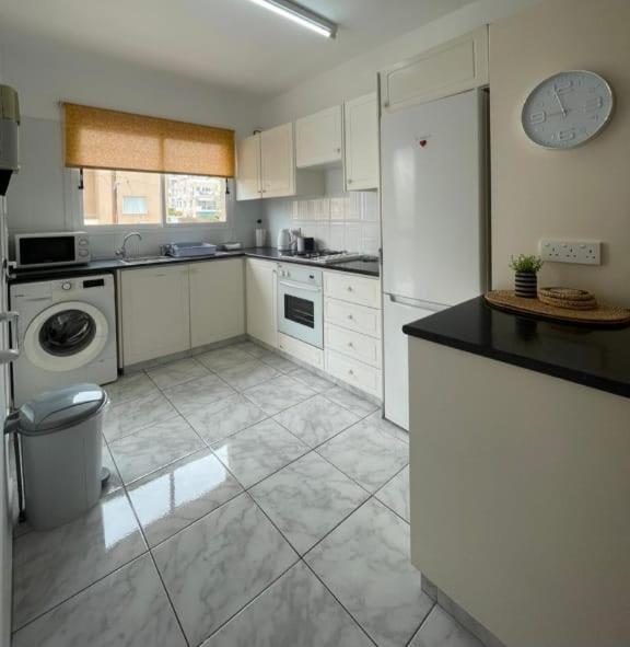 MyCyprusStay - Jo's Lovely 2 Bedroom Modern Apartment