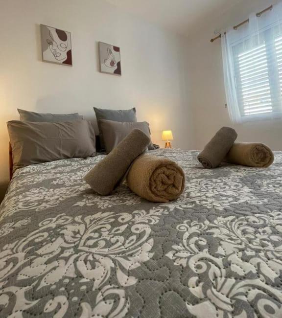 MyCyprusStay - Jo's Lovely 2 Bedroom Modern Apartment