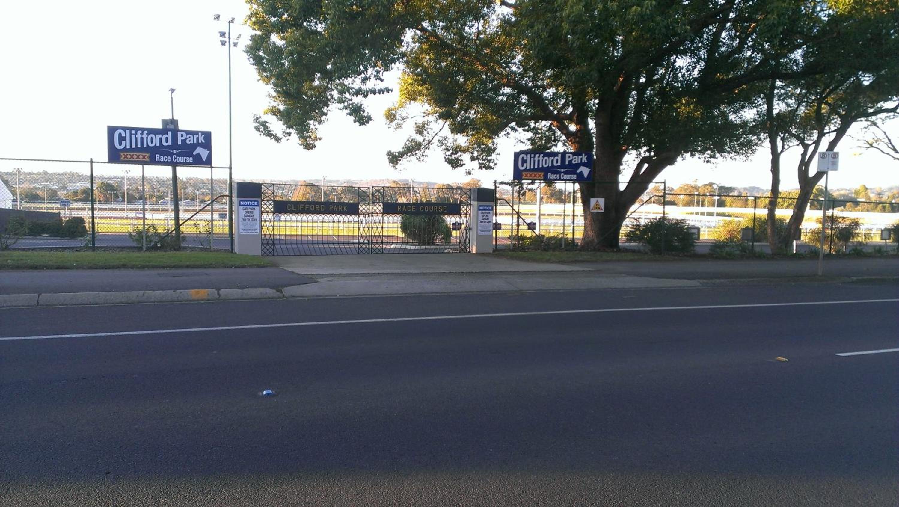 Clifford Park Motor Inn
