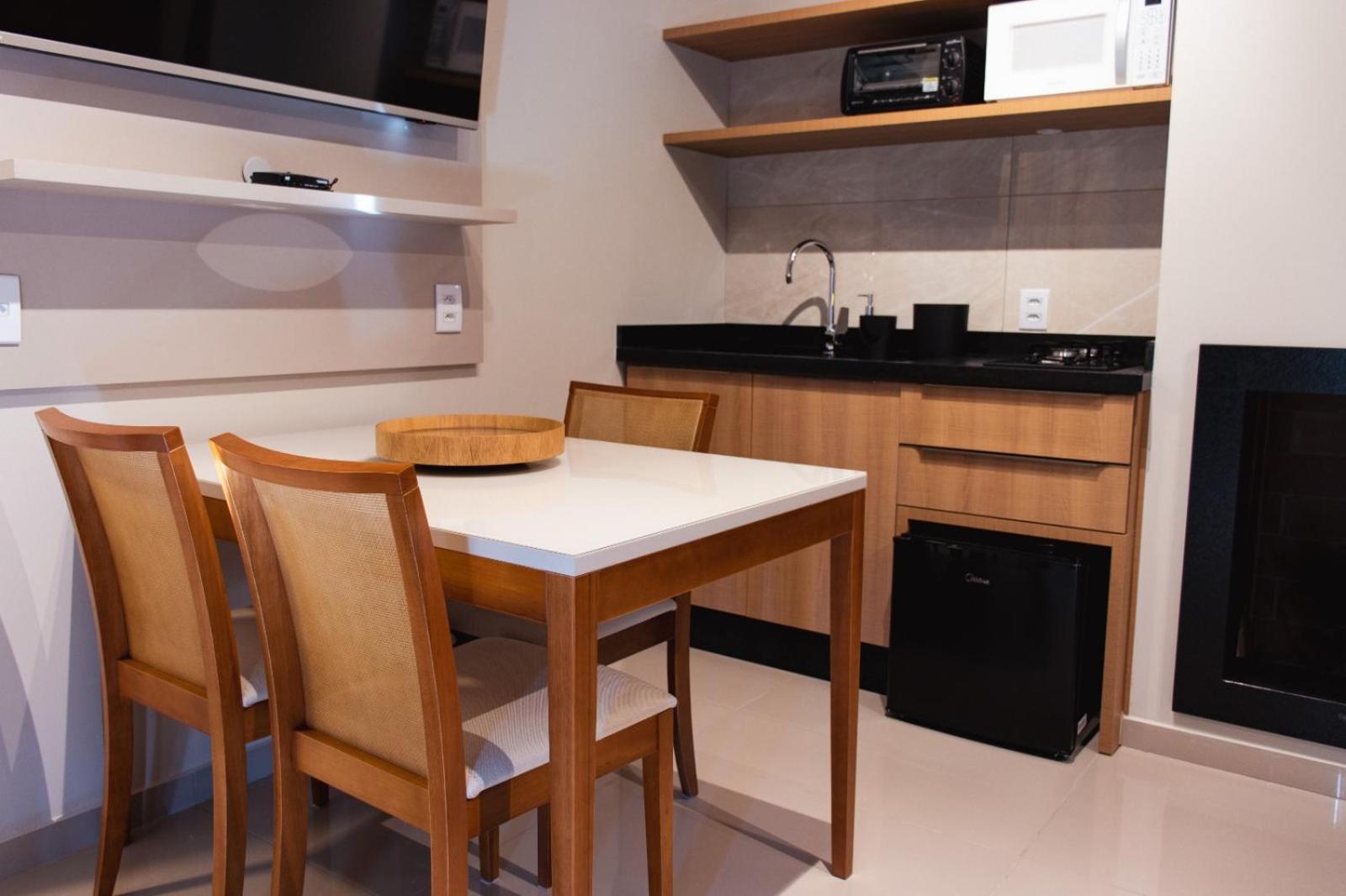 Super TinyHouse ao Lado da Igreja Matriz