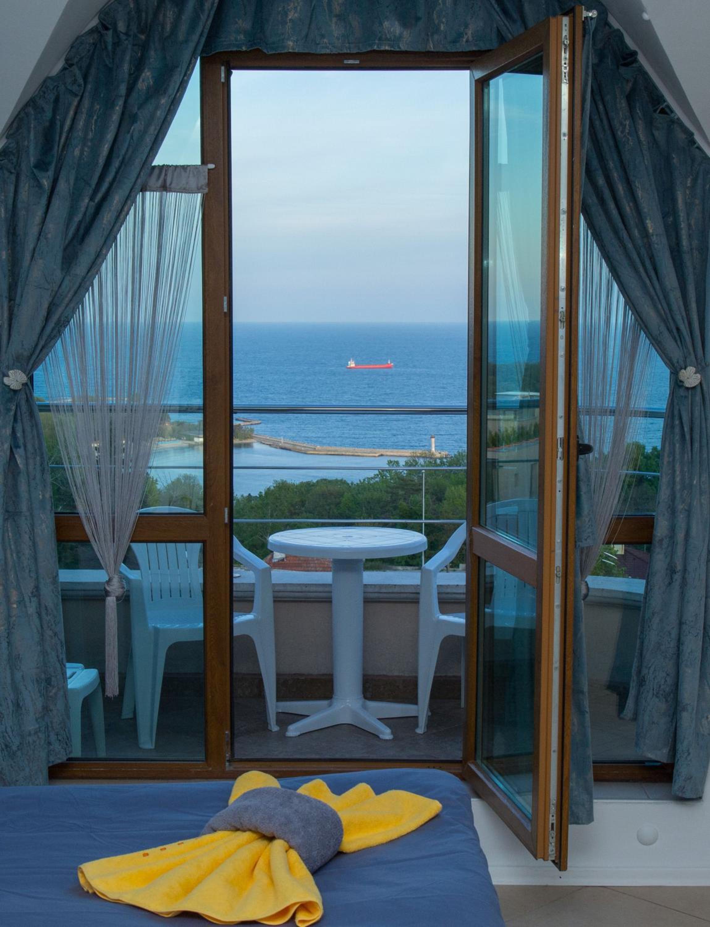 Black sea Narcissus - quiet studio with amazing sea view
