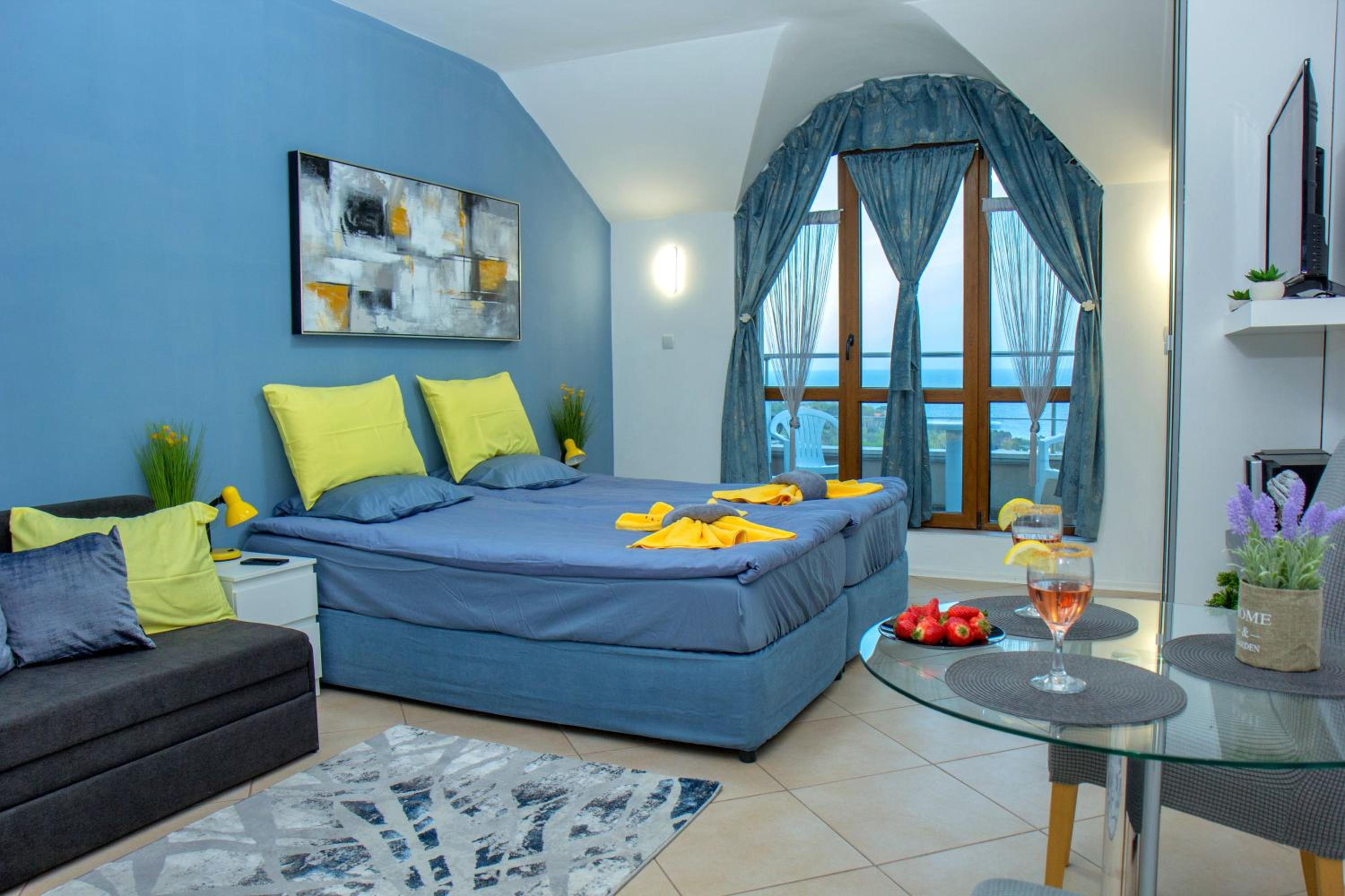 Black sea Narcissus - quiet studio with amazing sea view
