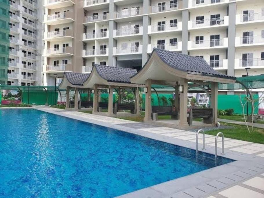 mandaluyong 2 br condo for rent view 5