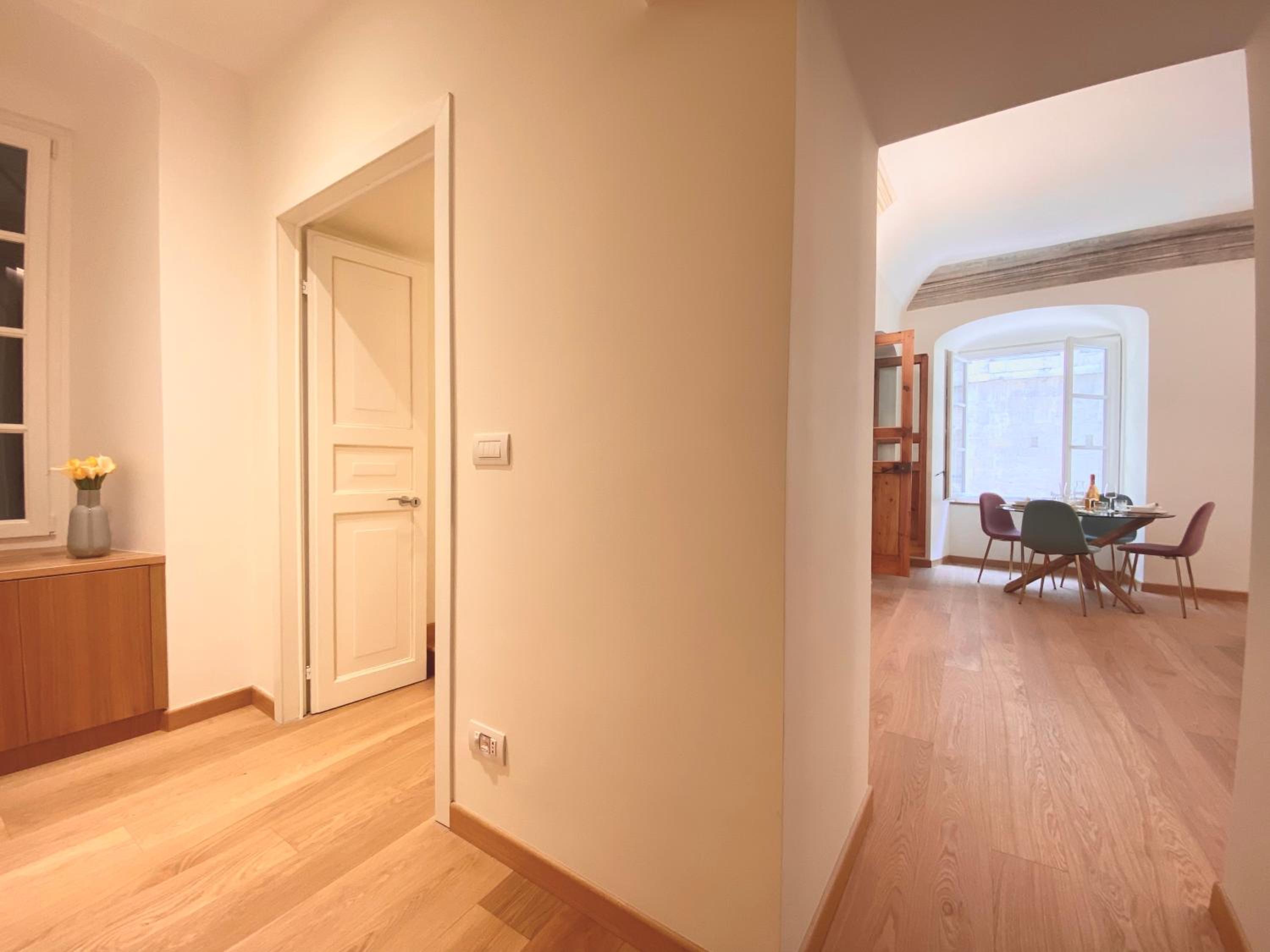 Stunning San Lorenzo 19 Apt - Rolli Palace - Free Private Parking Included!