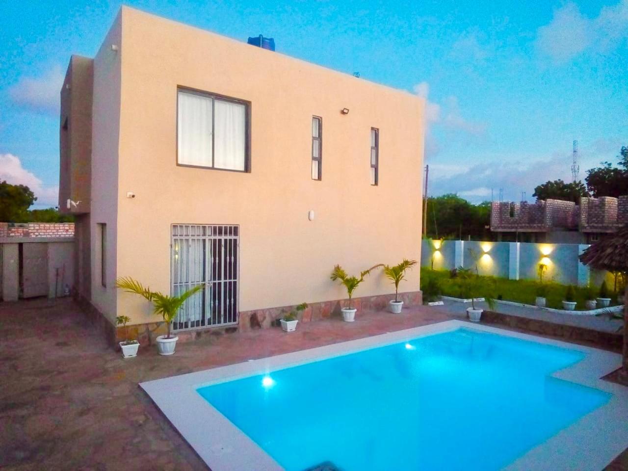 Shany’s Villa 3bdrm with private swimming pool view 2