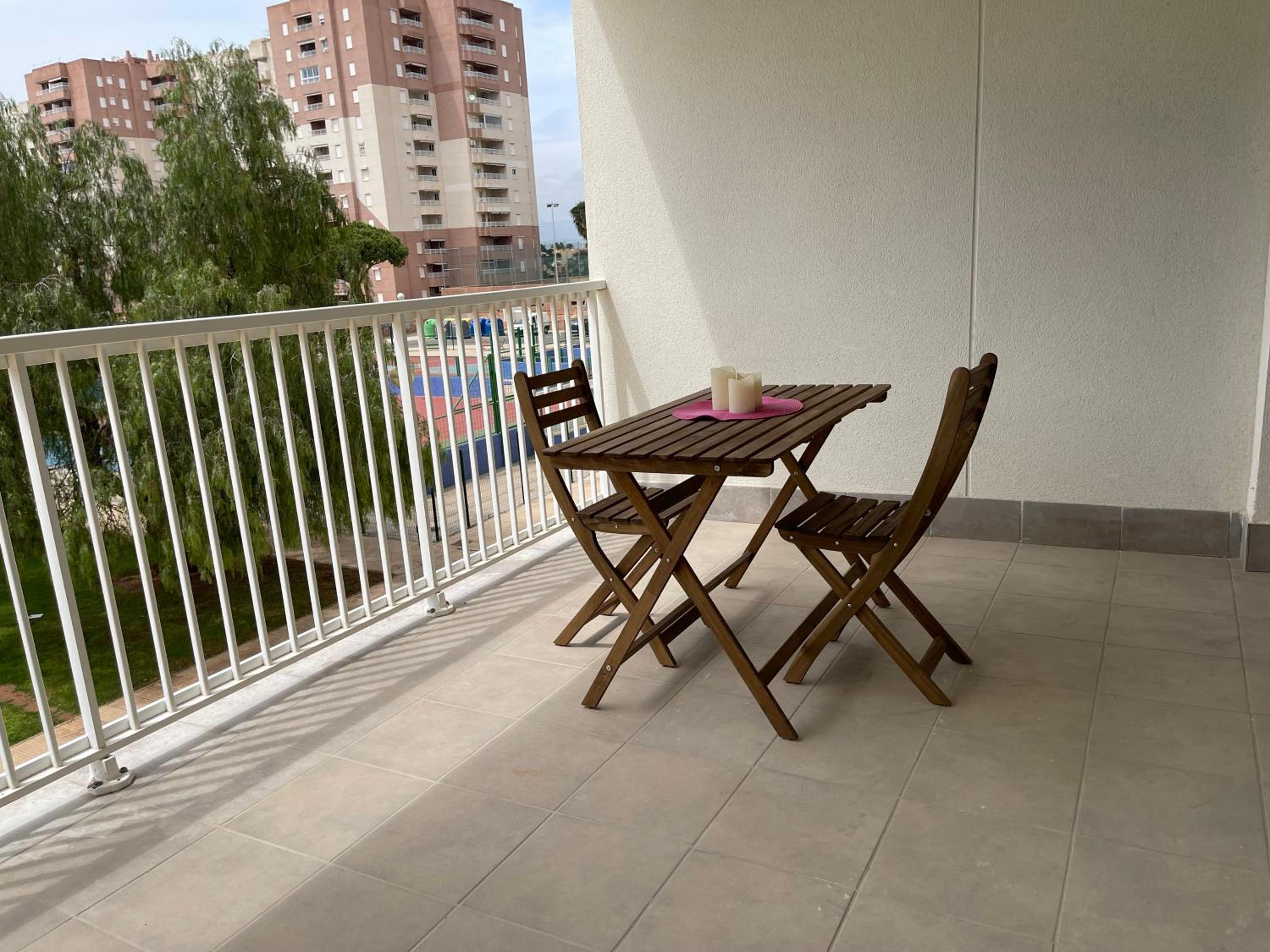 Apartamentos con terraza frente al mar by Color Flats
