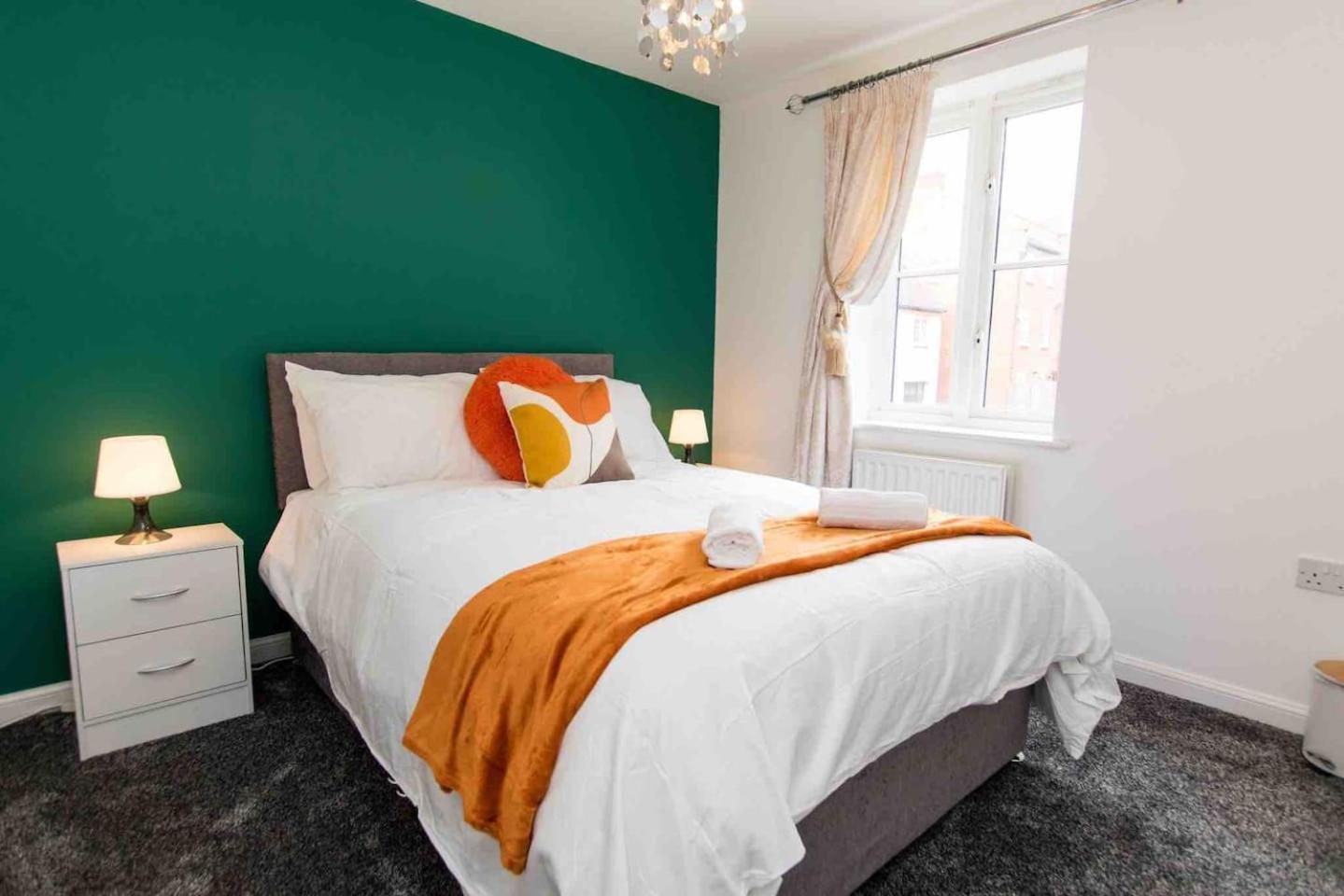 #Cloudstays Birmingham - City Getaway Luxury Townhouse Free Parking 2 Lakes, photo 17