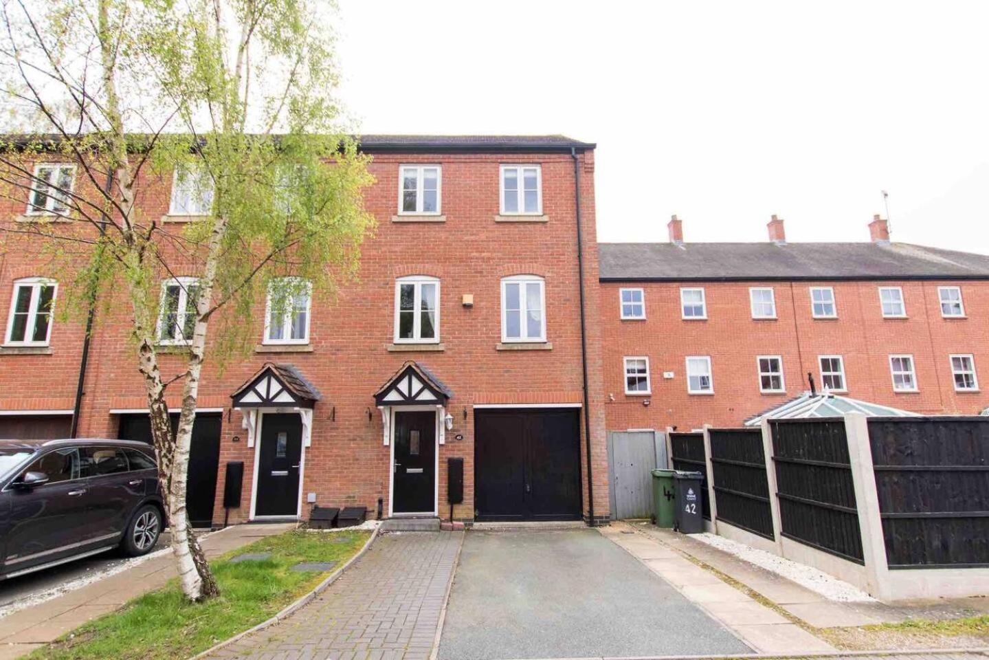 #Cloudstays Birmingham - City Getaway Luxury Townhouse Free Parking 2 Lakes, photo 27