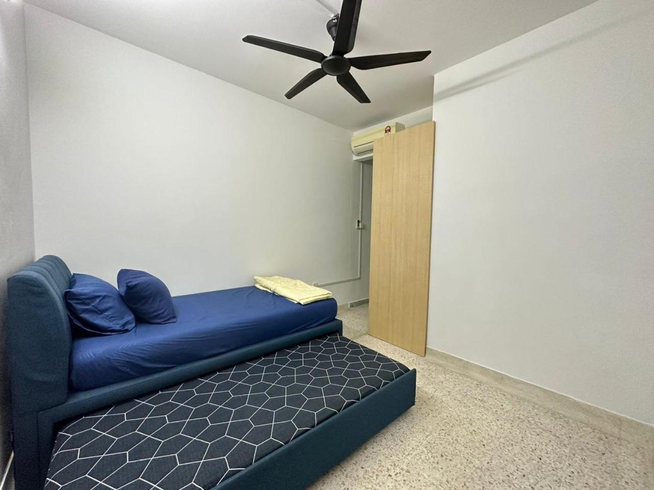 Permas Double Storey 8 Pax WiFi Netflix