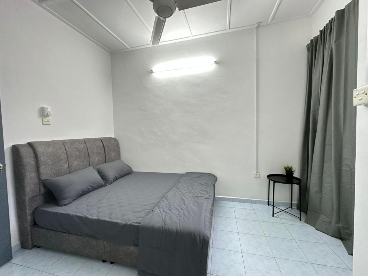 Permas Double Storey 8 Pax WiFi Netflix