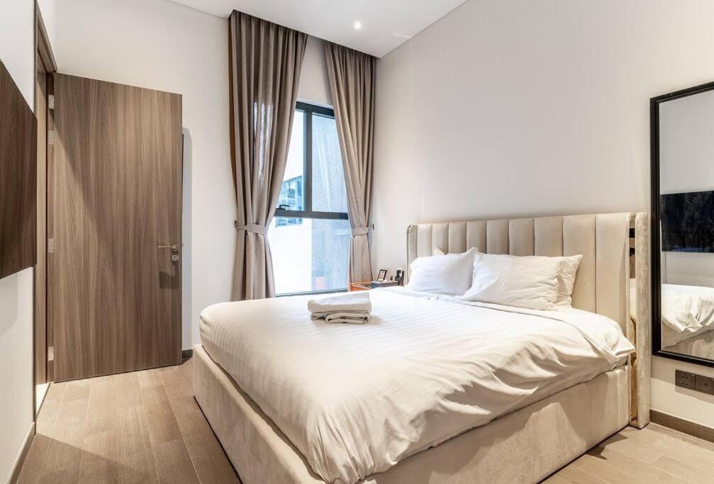 The Rixx Magnificent Apartment @D1/Netflix/bathtub