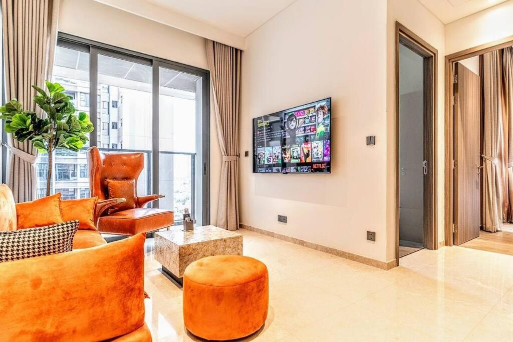 The Rixx Magnificent Apartment @D1/Netflix/bathtub