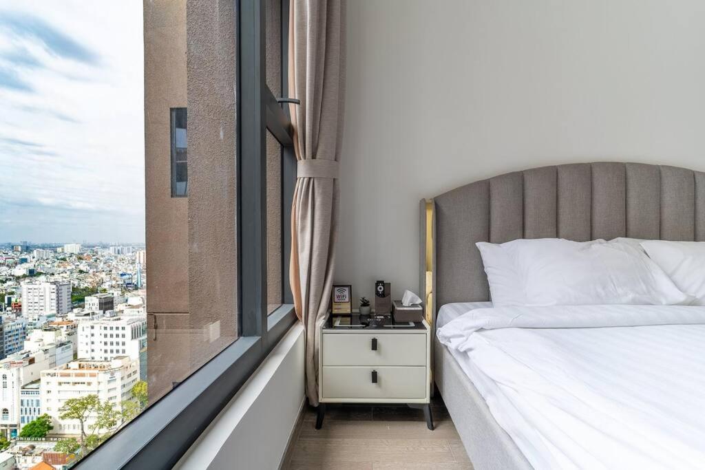 The Rixx Magnificent Apartment @D1/Netflix/bathtub