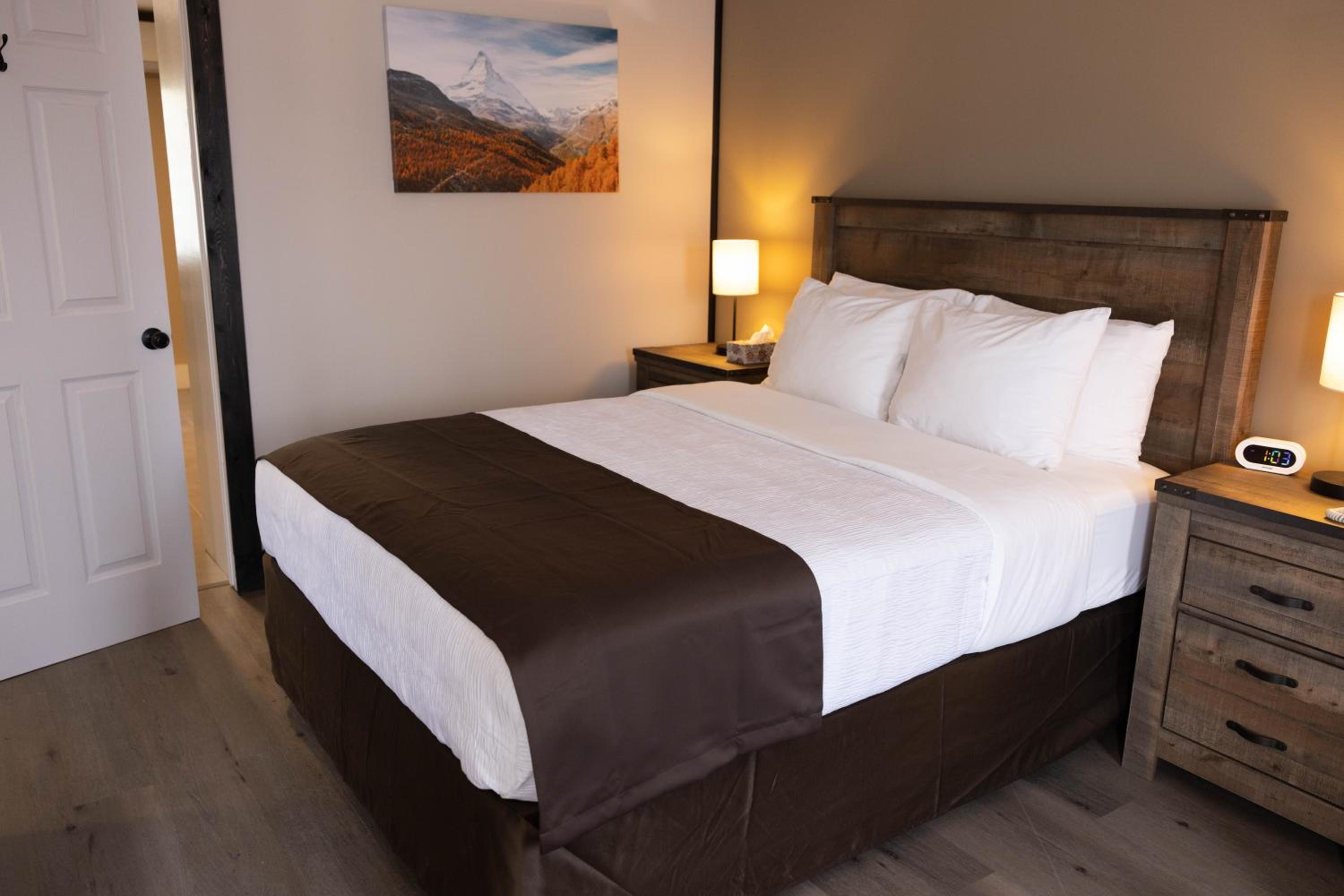 Motel 7 Inn & Suites