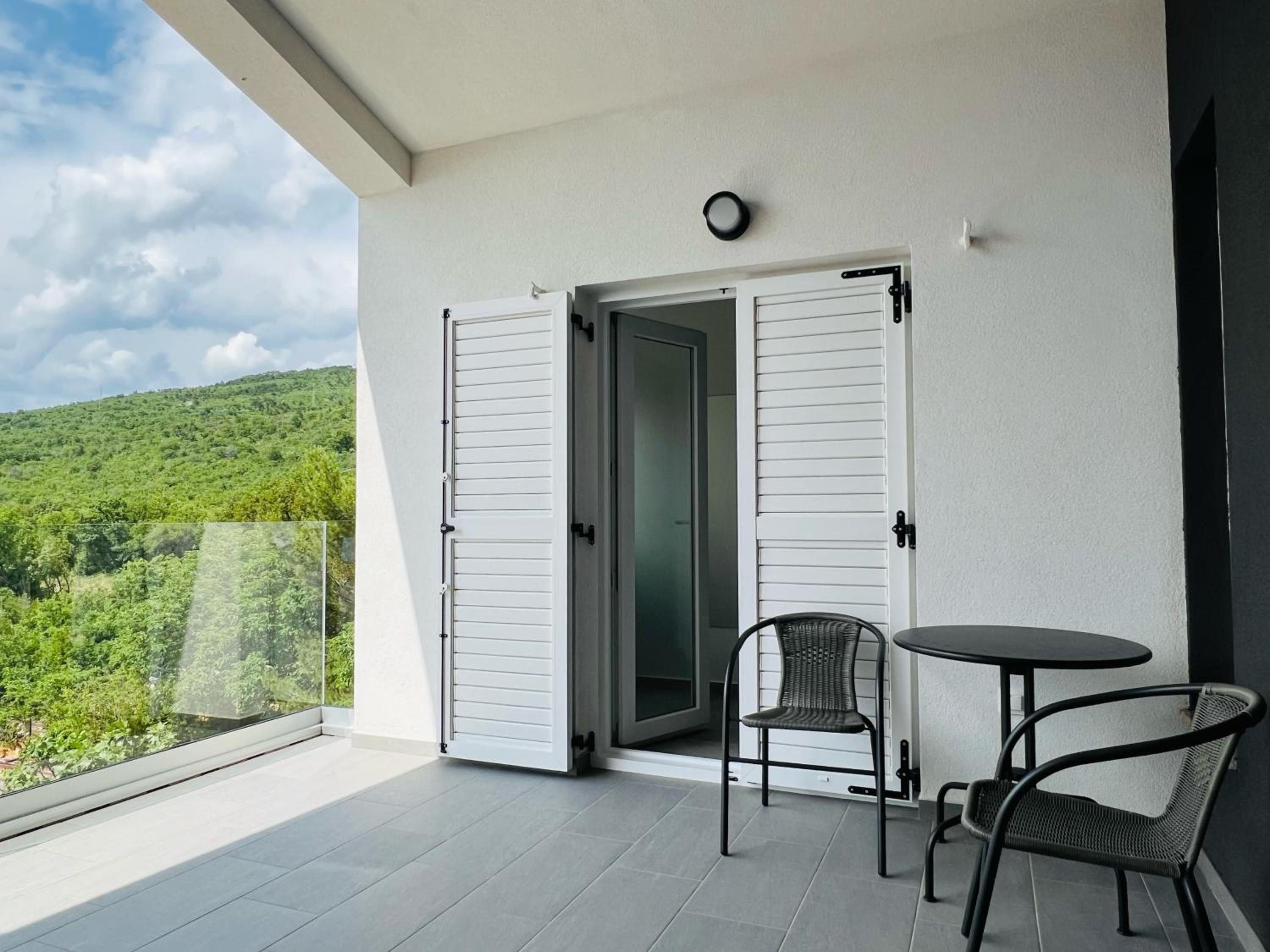 Apartmani AViS