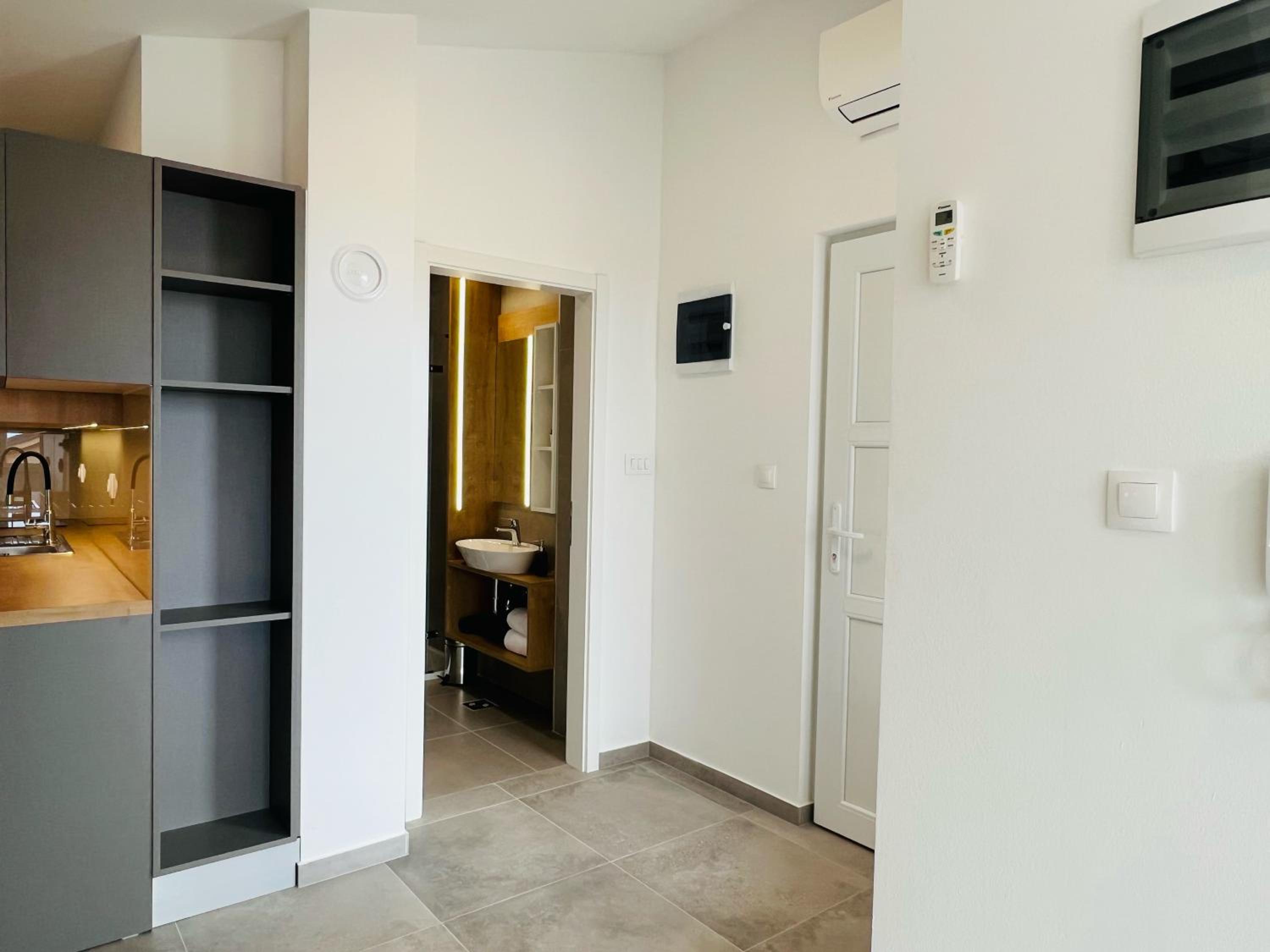 Apartmani AViS