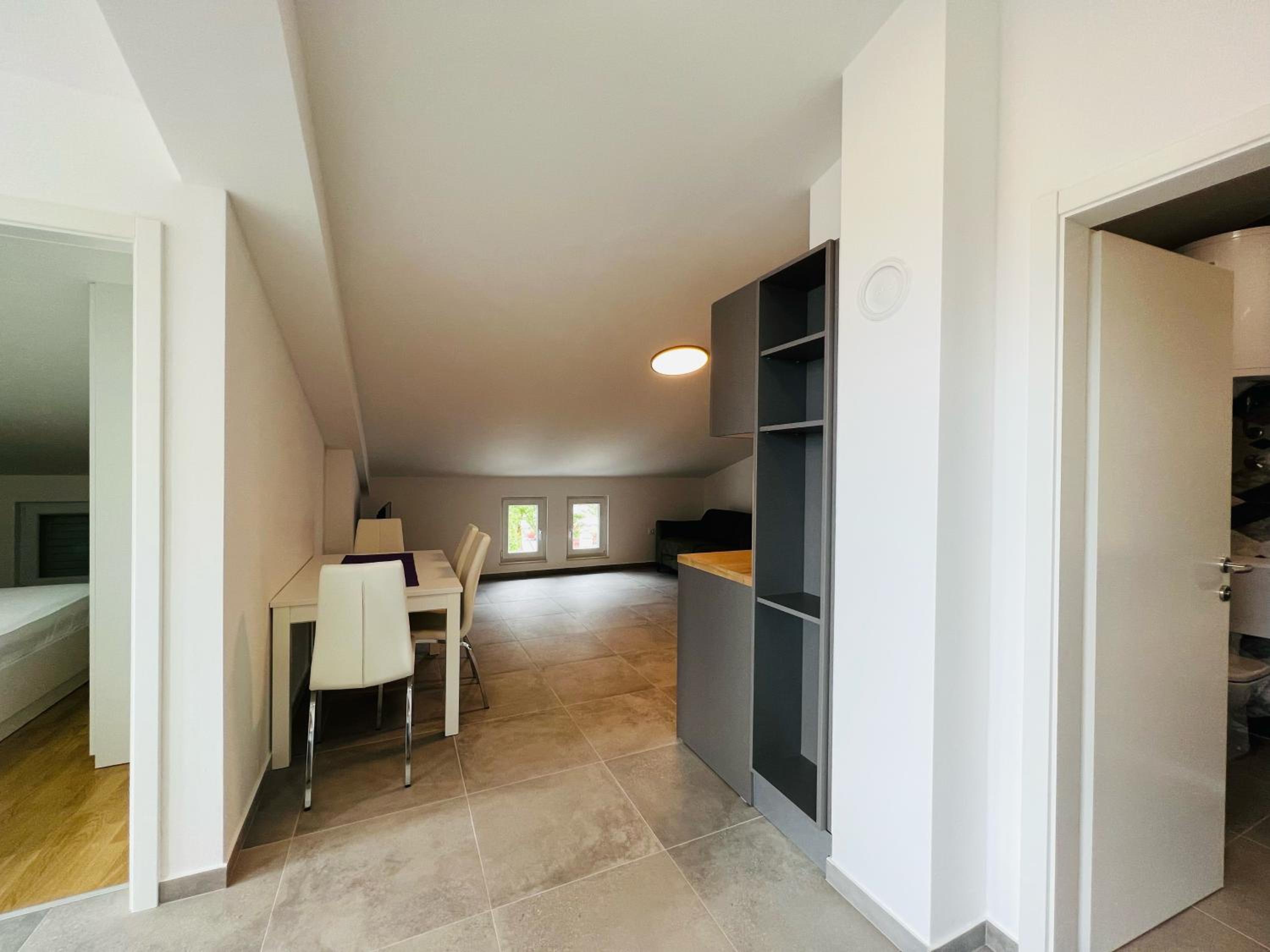 Apartmani AViS