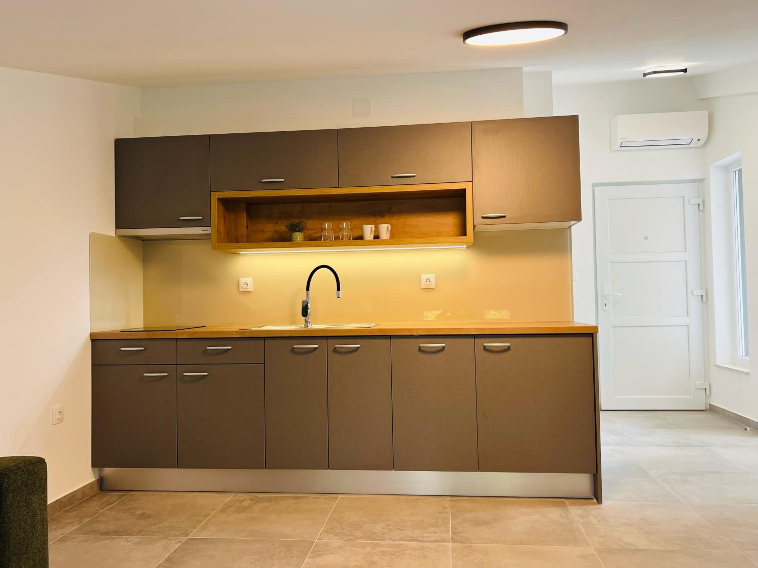 Apartmani AViS