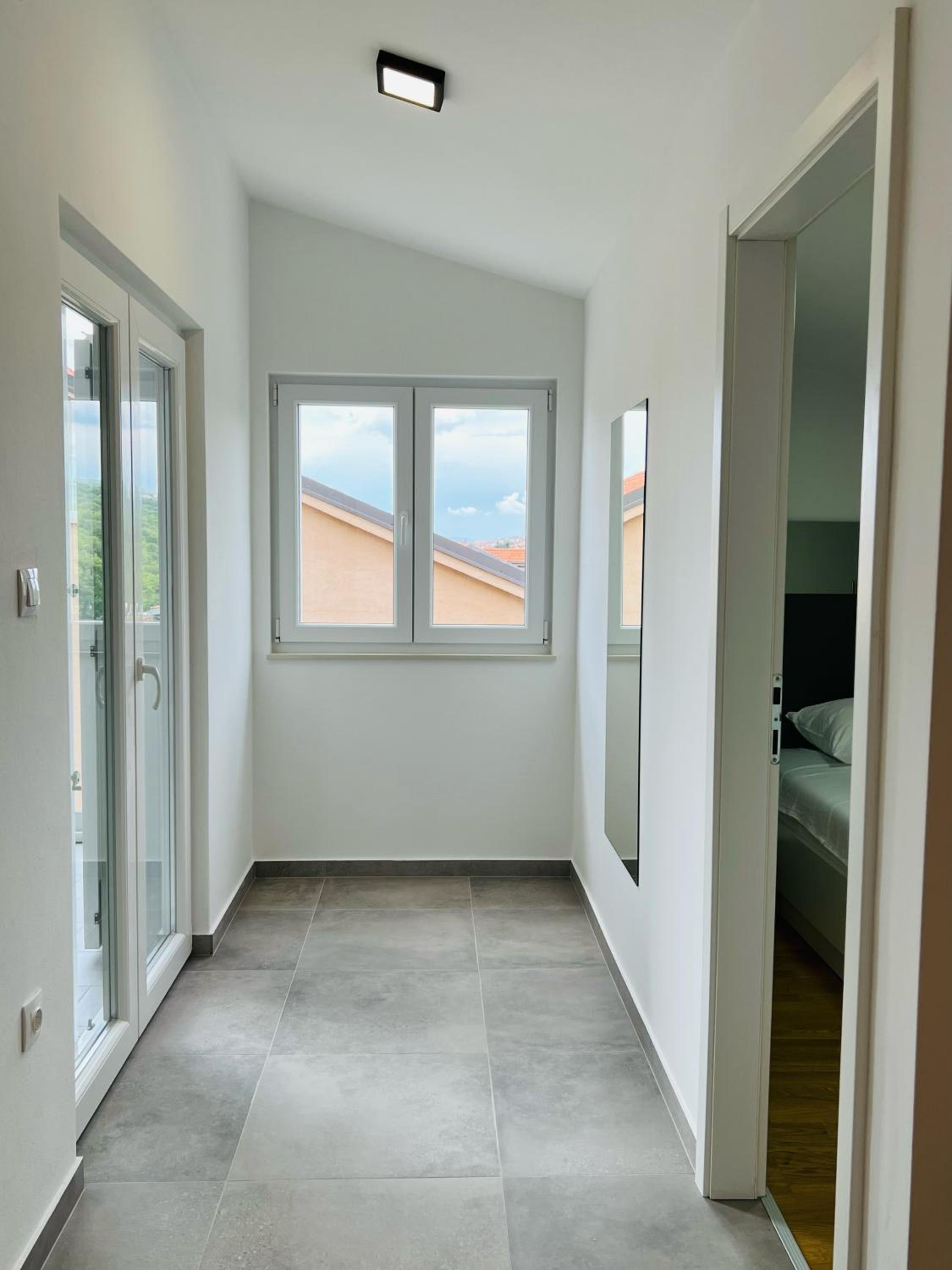 Apartmani AViS