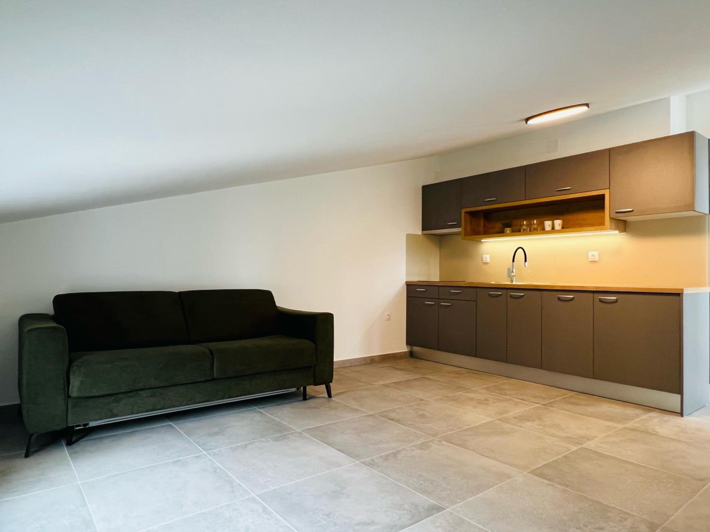 Apartmani AViS