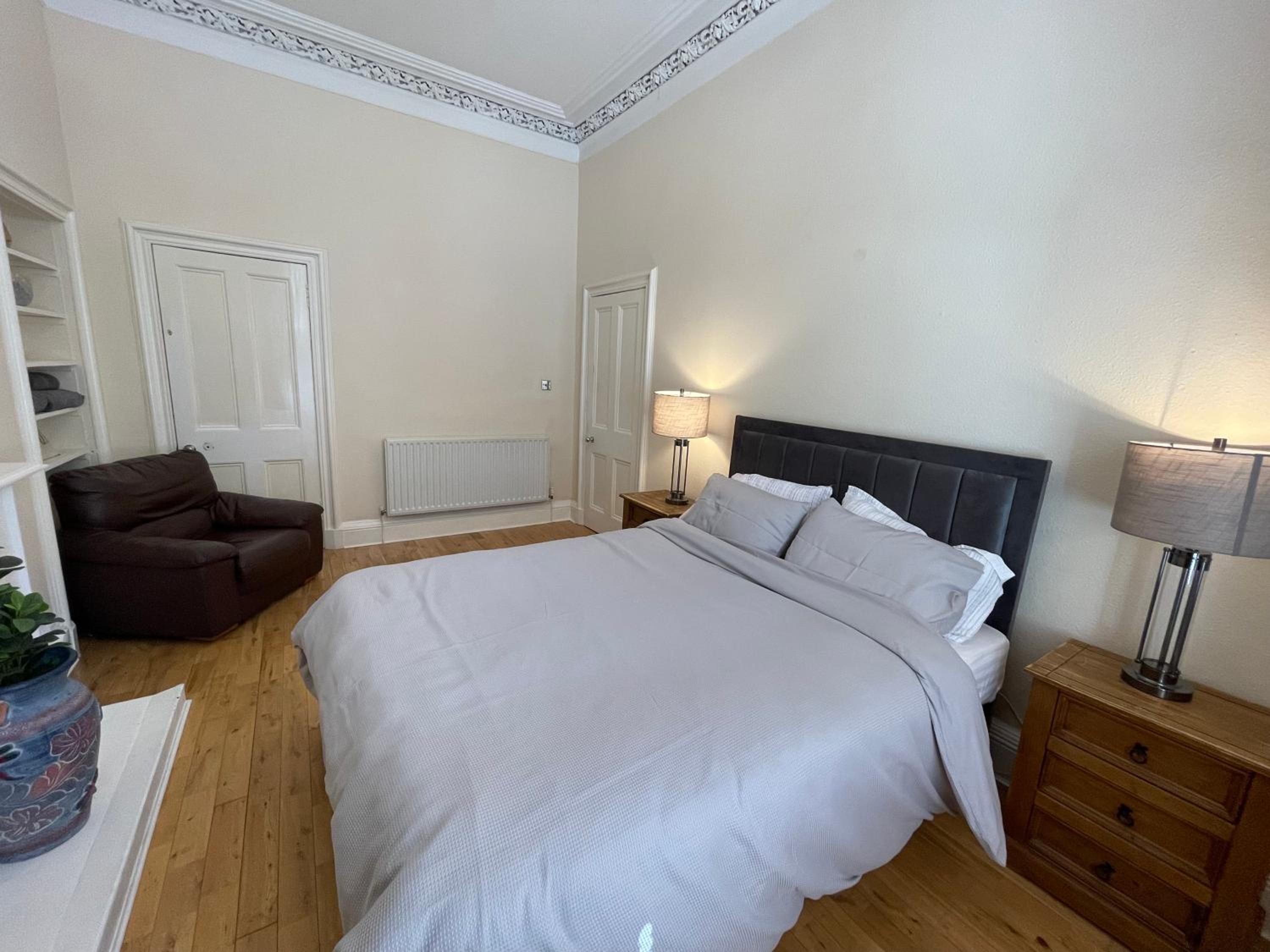 Oxford Apartment
