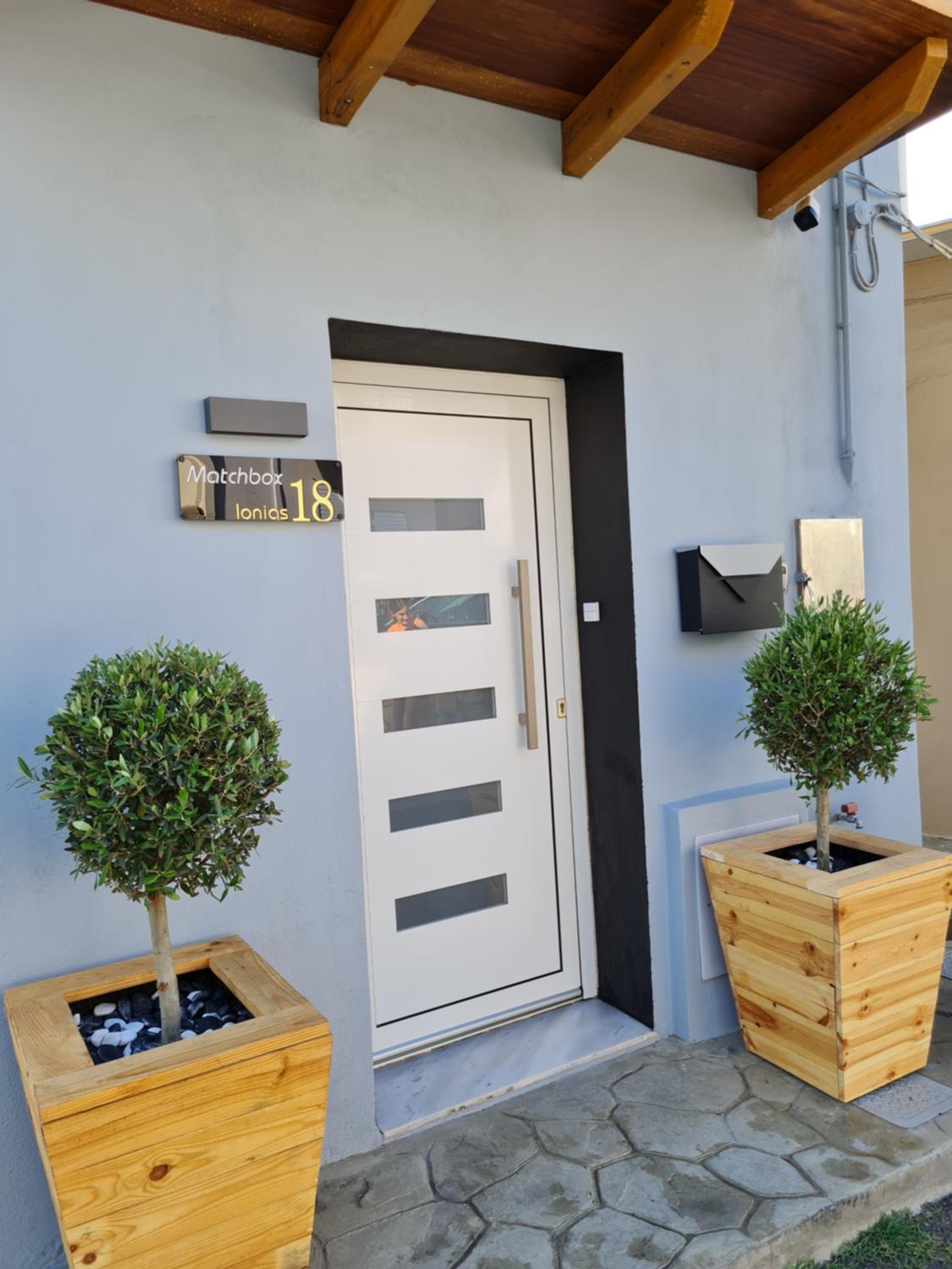 Matchbox, 4 season house photo 4