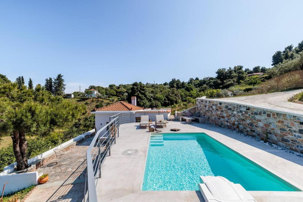 Villa Koukounaria